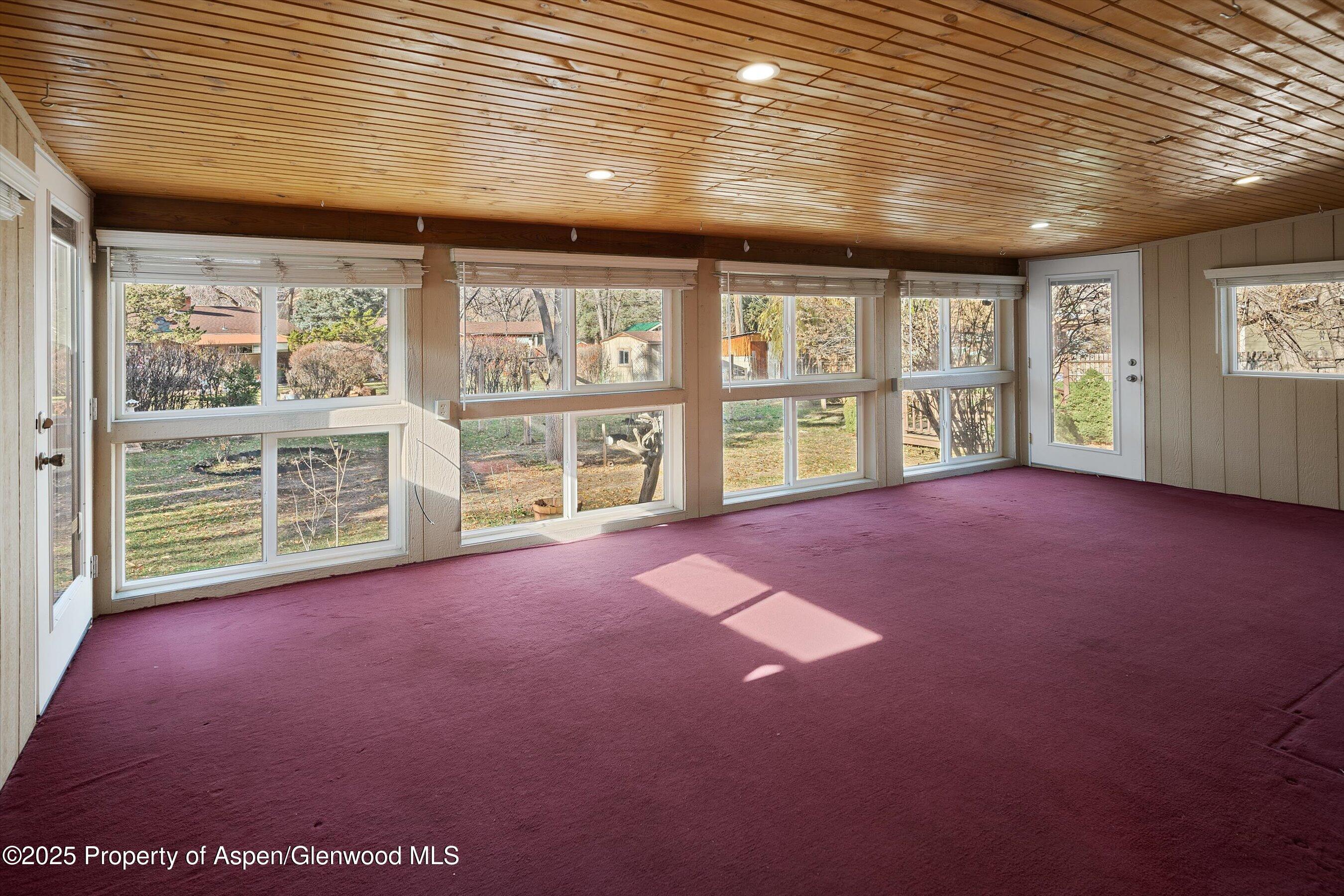 Glenwood Springs, Colorado, 81601, United States, 4 Bedrooms Bedrooms, ,2 BathroomsBathrooms,Residential,For Sale,1997060