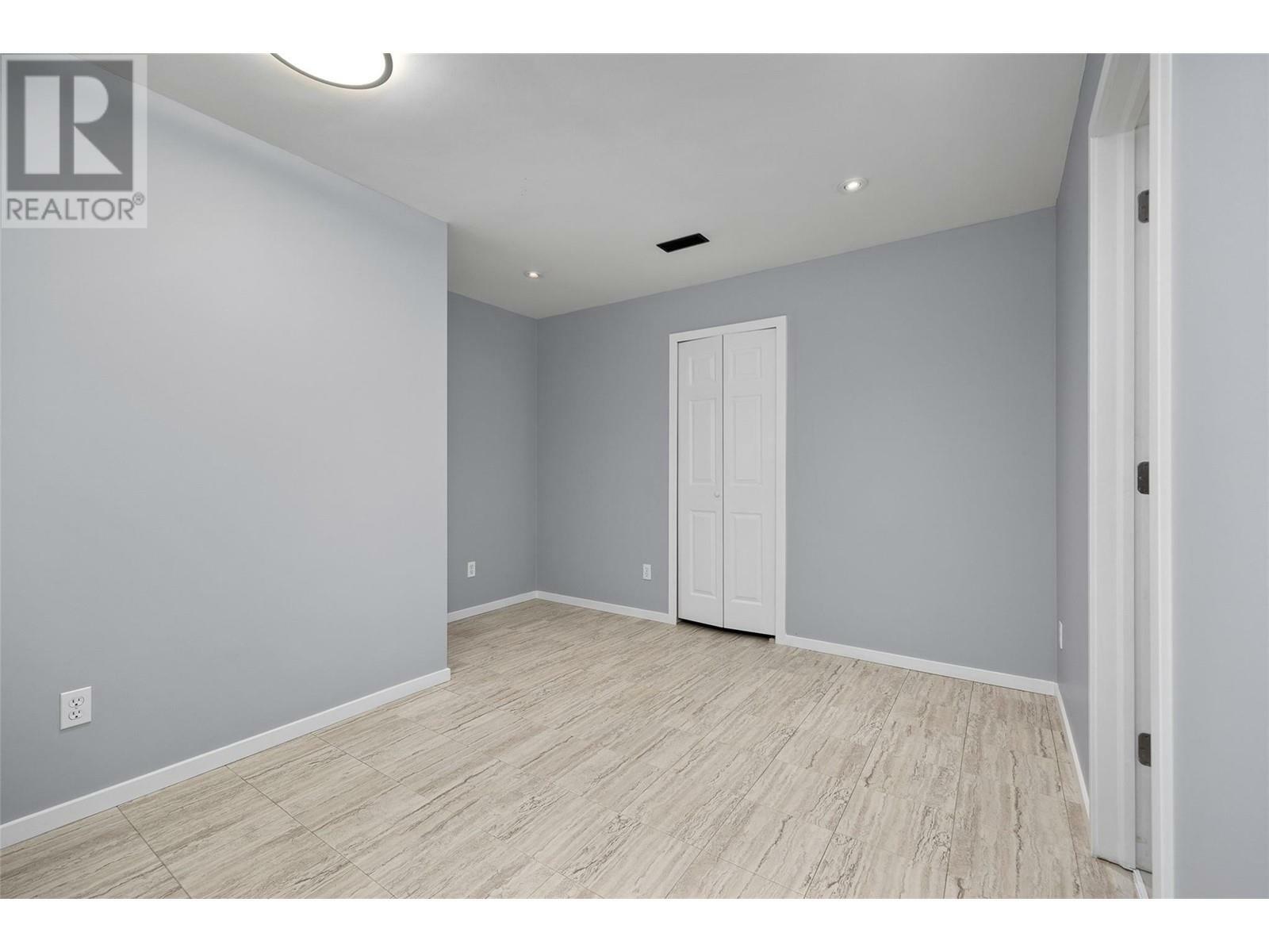 KELOWNA, British Columbia, V1P 1N8, CA, 6 Bedrooms Bedrooms, ,4 BathroomsBathrooms,Residential,For Sale,1837090