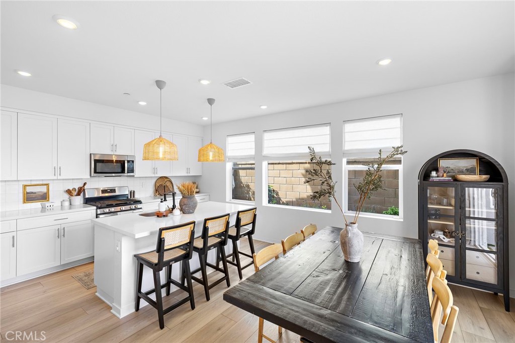 Corona, California, 92883, United States, 3 Bedrooms Bedrooms, ,3 BathroomsBathrooms,Residential,For Sale,1903718
