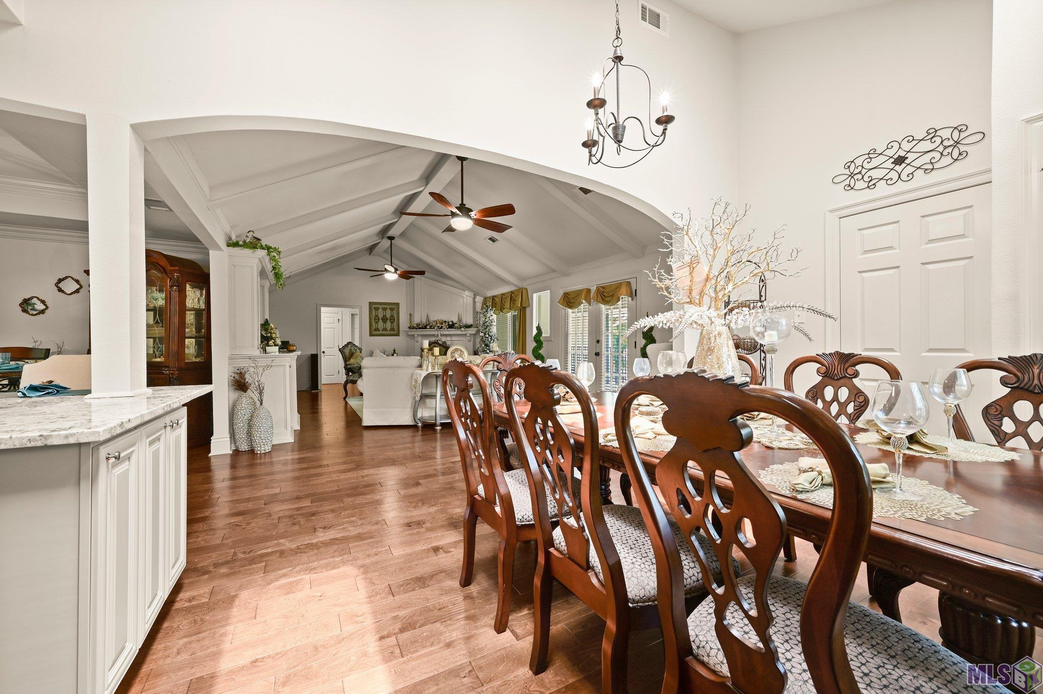 Baton Rouge, Louisiana, 70818, United States, 5 Bedrooms Bedrooms, ,4 BathroomsBathrooms,Residential,For Sale,1899347