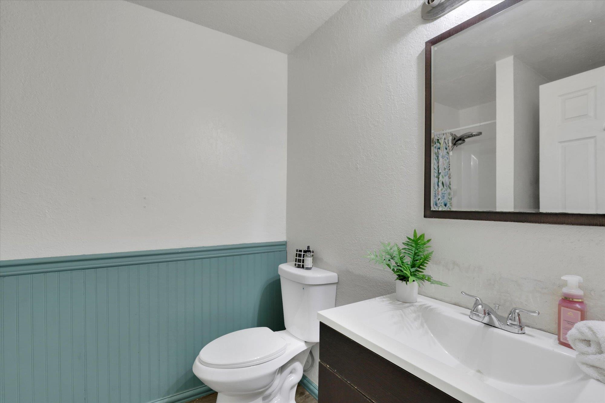 Mead, Washington, 99021, United States, 6 Bedrooms Bedrooms, ,3 BathroomsBathrooms,Residential,For Sale,1958324