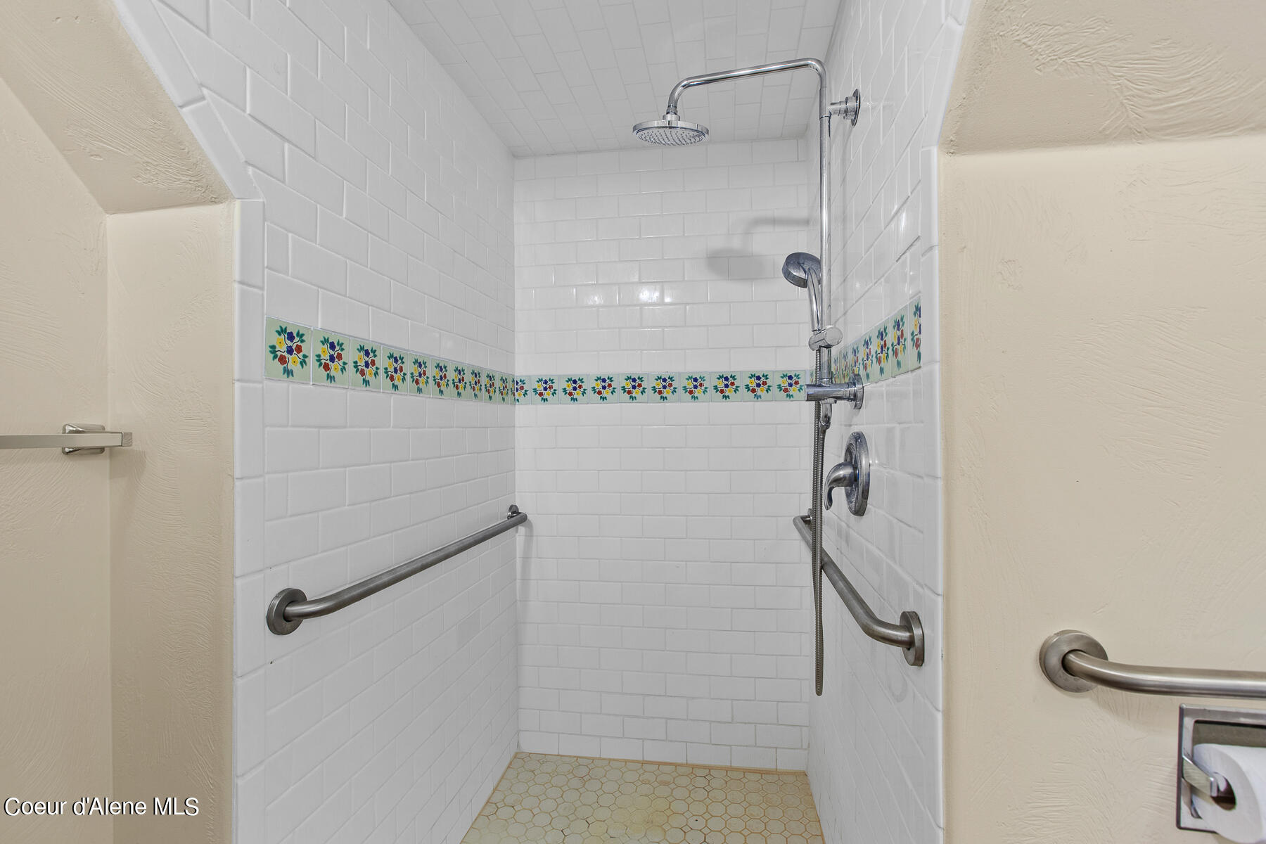 Coeur d'Alene, Idaho, 83814, United States, 5 Bedrooms Bedrooms, ,3 BathroomsBathrooms,Residential,For Sale,1976394