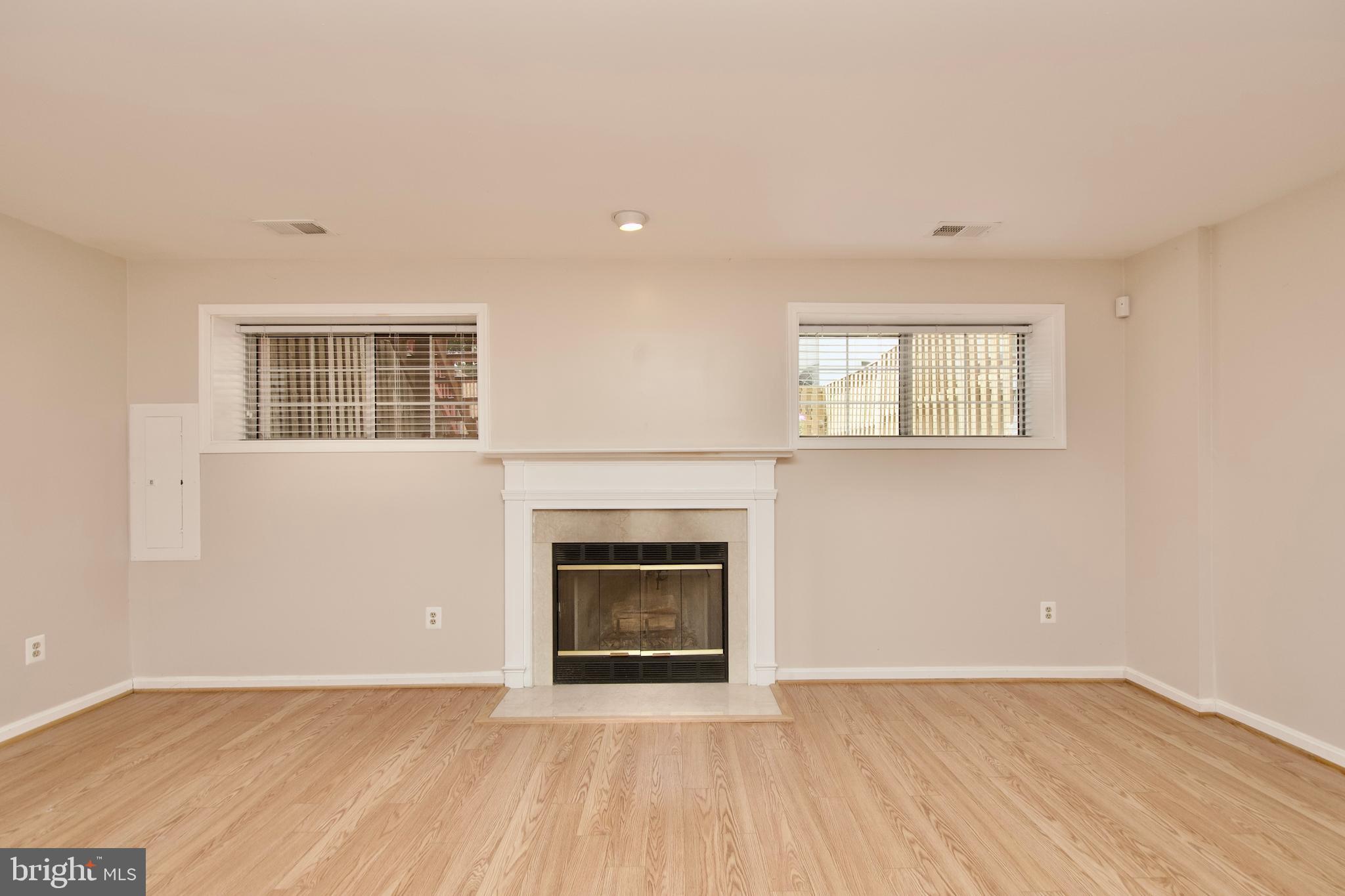 Silver Spring, Maryland, 20902, United States, 3 Bedrooms Bedrooms, ,3 BathroomsBathrooms,Residential,For Sale,1916532