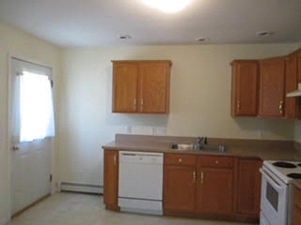 Northampton, Massachusetts, 01062, United States, 3 Bedrooms Bedrooms, ,3 BathroomsBathrooms,Residential,For Sale,1848678