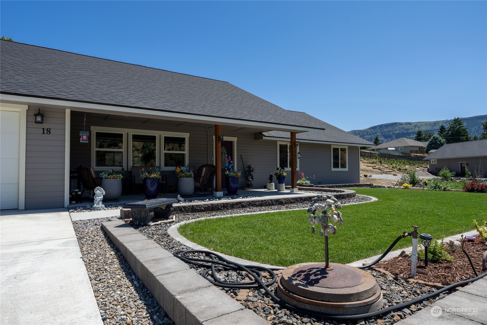 Malaga, Washington, 98828, United States, 3 Bedrooms Bedrooms, ,2 BathroomsBathrooms,Residential,For Sale,1898843