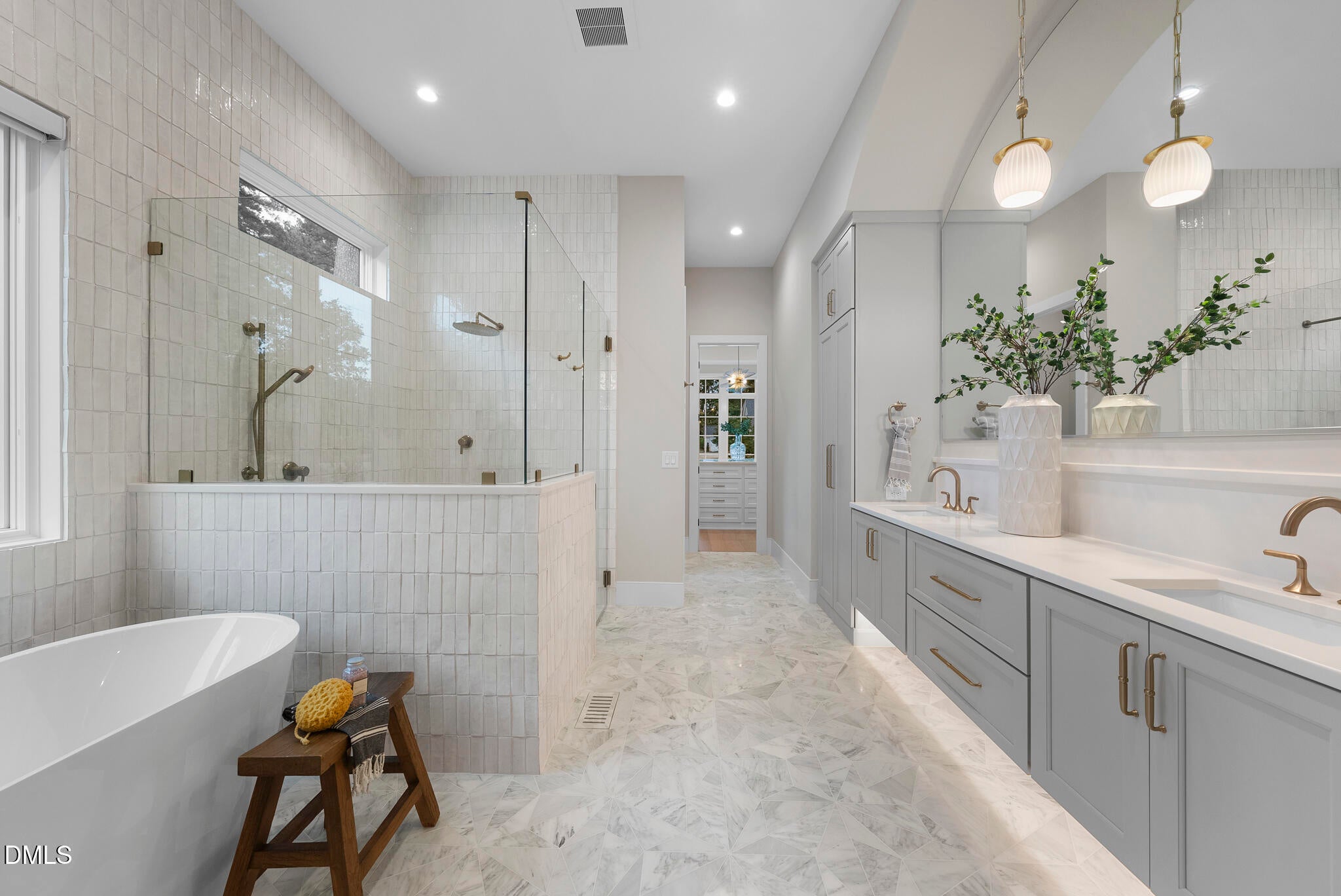 Raleigh, North Carolina, 27615, United States, 5 Bedrooms Bedrooms, ,6 BathroomsBathrooms,Residential,For Sale,1998897