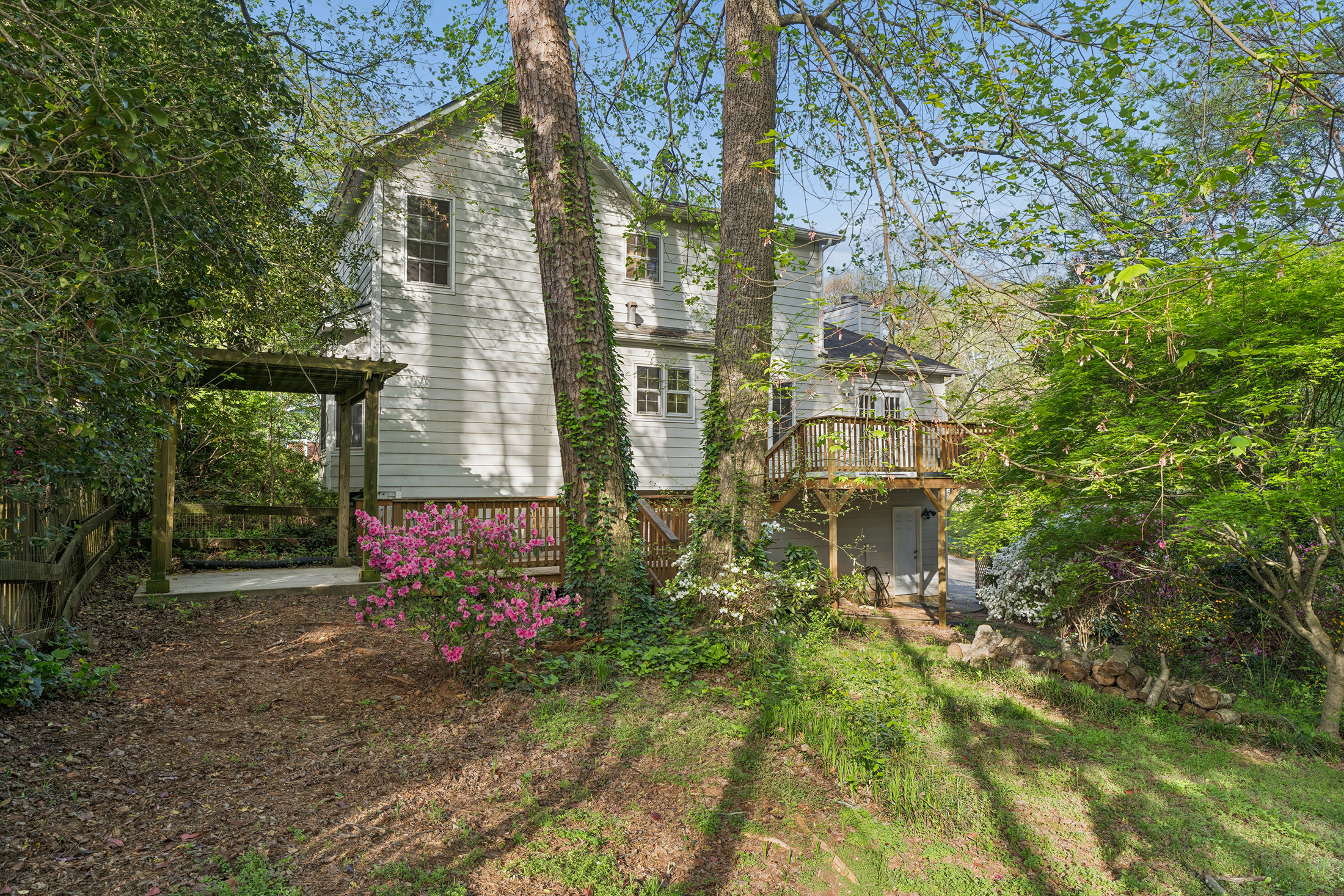  Tree-Lined Traditional in Sought-After Brookwood School District - 物件實景