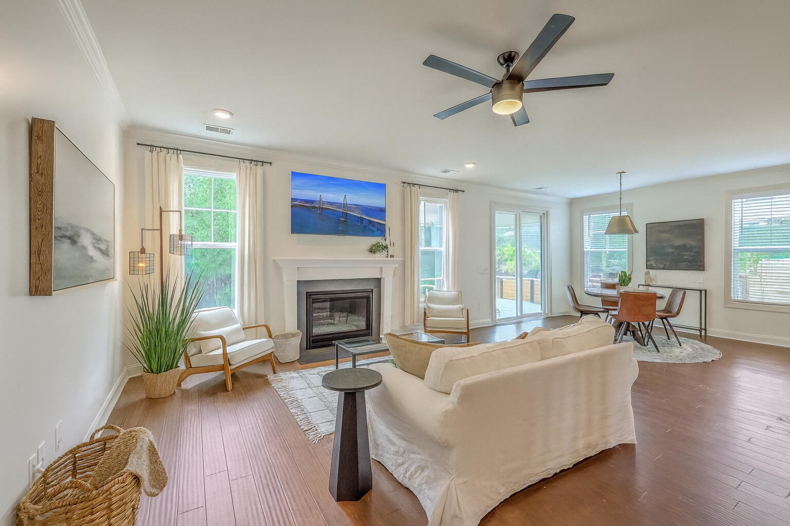 Summerville, South Carolina, 29483, United States, 4 Bedrooms Bedrooms, ,3 BathroomsBathrooms,Residential,For Sale,1928541