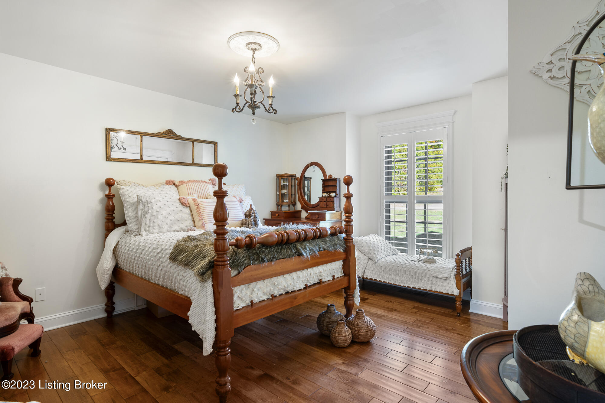 La Grange, Kentucky, 40031, United States, 5 Bedrooms Bedrooms, ,3 BathroomsBathrooms,Residential,For Sale,1793584