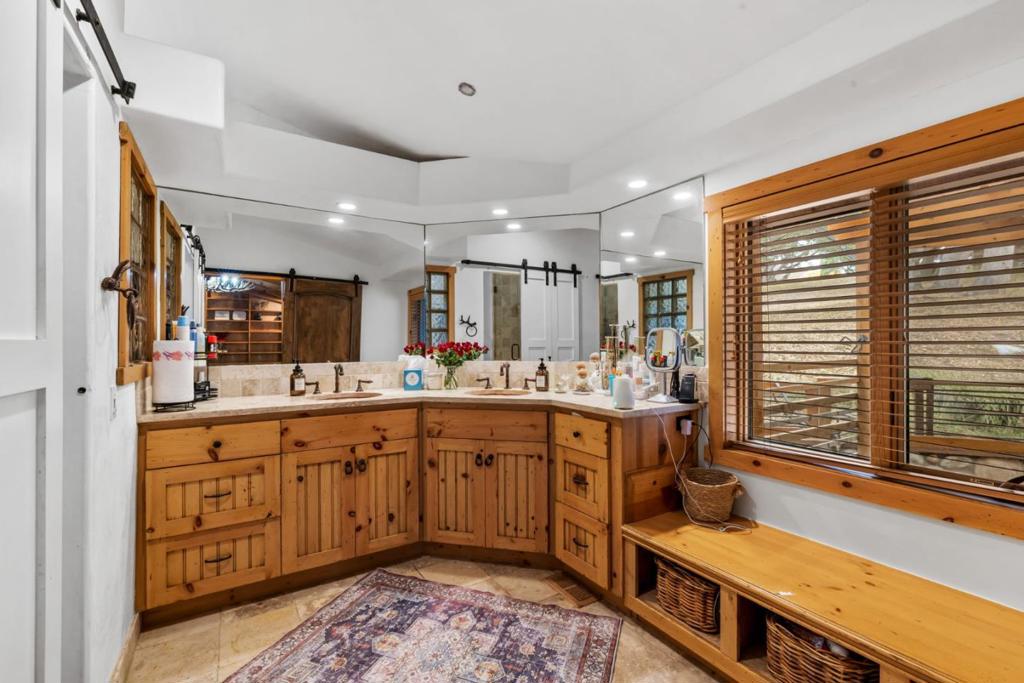 Salinas, California, 93907, United States, 3 Bedrooms Bedrooms, ,4 BathroomsBathrooms,Residential,For Sale,1974769