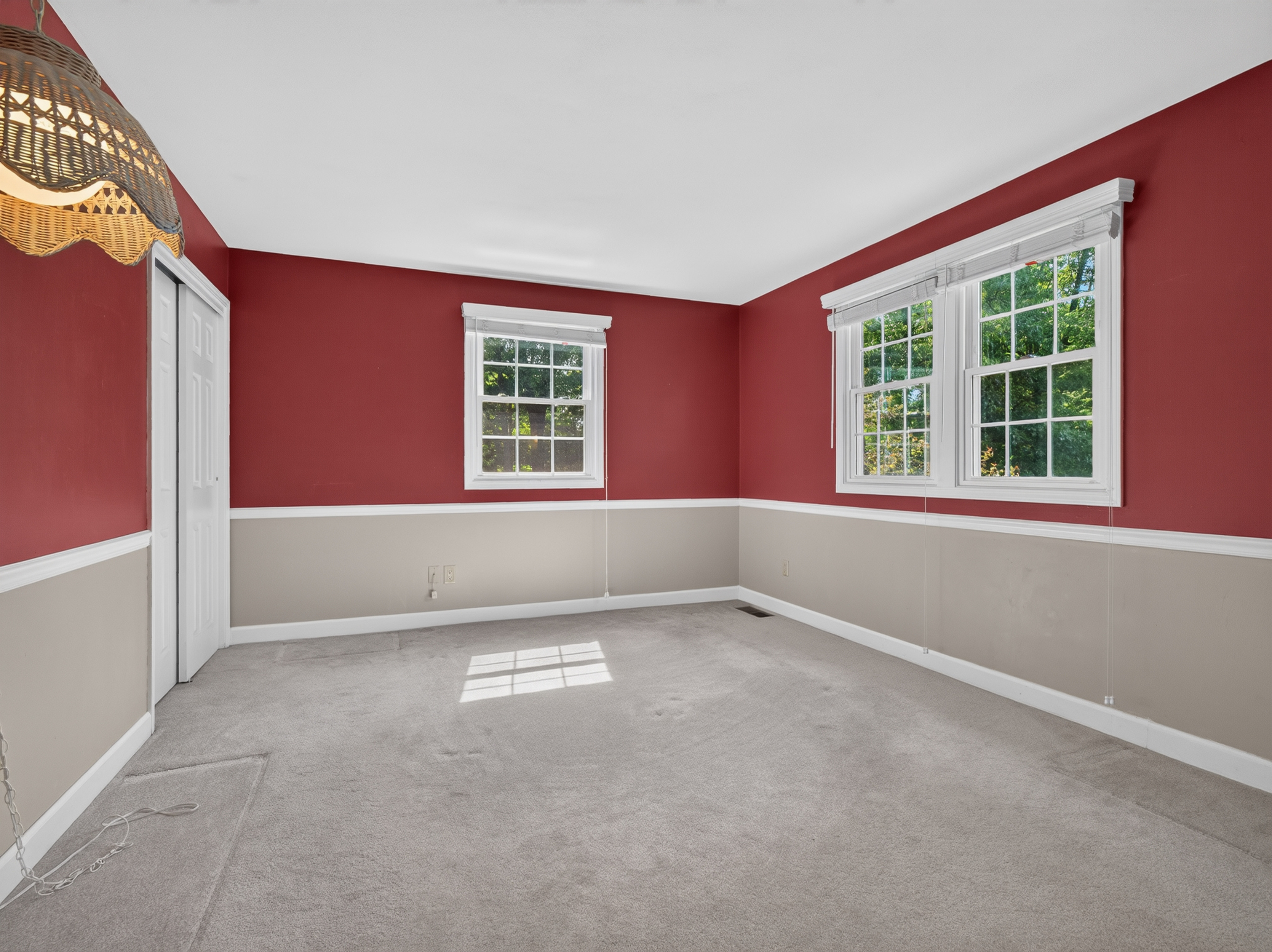  Well-Maintained 4 Bedroom Home on a Beautifully Landscaped Lot - 物件實景