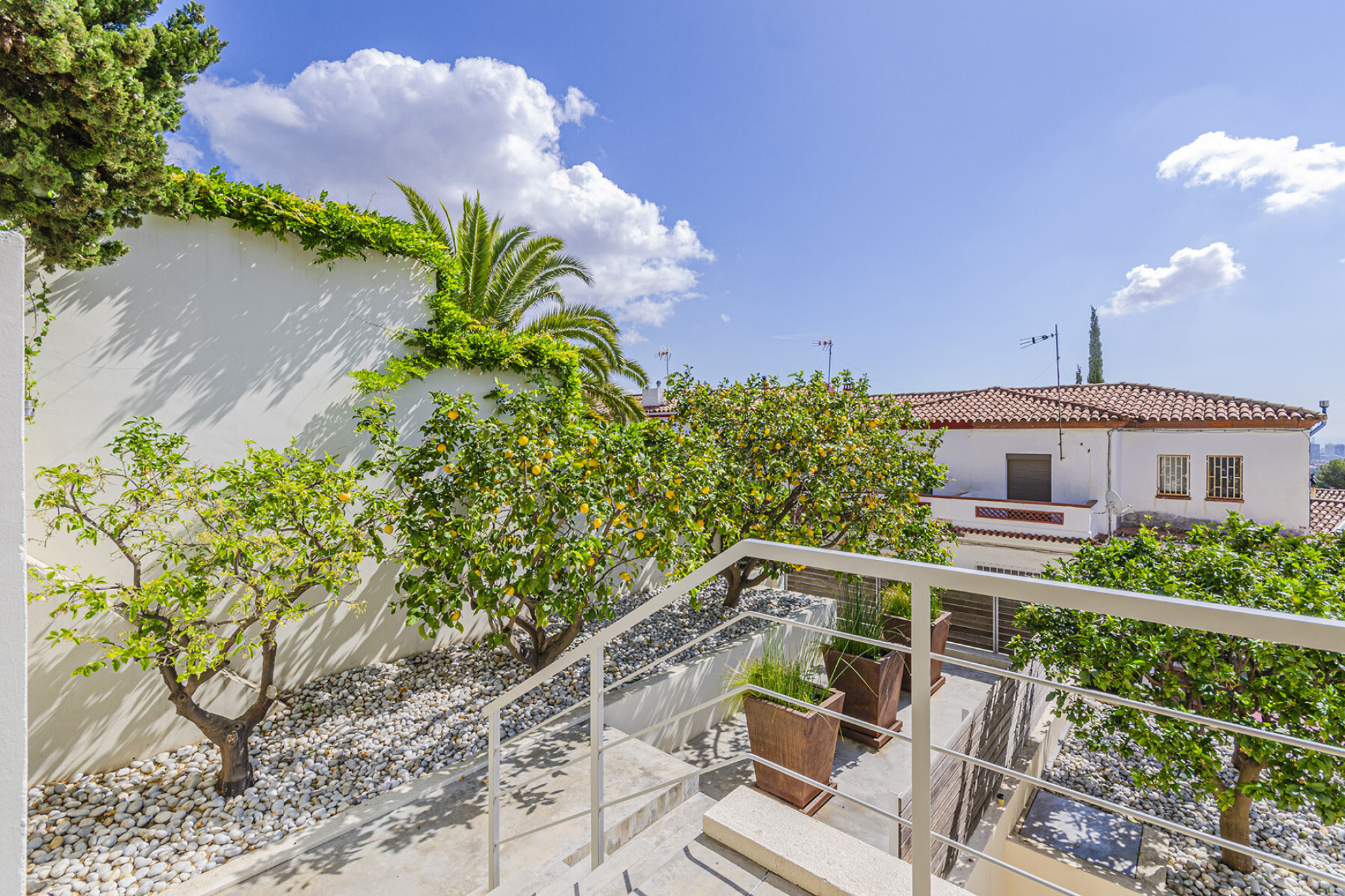  Property with breathtaking views surrounded by tropical garden - 物件實景