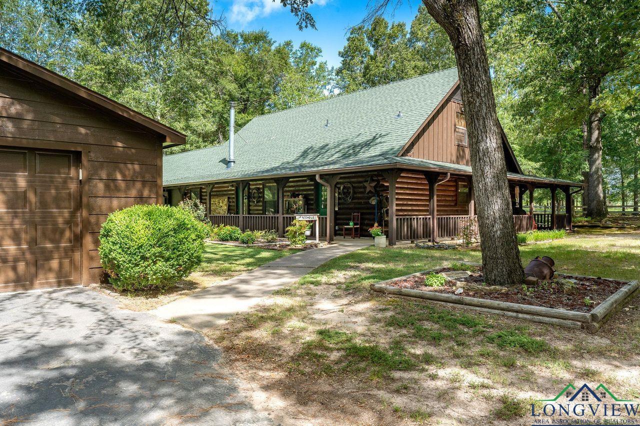 Marshall, Texas, 75672, United States, 3 Bedrooms Bedrooms, ,3 BathroomsBathrooms,Residential,For Sale,1906787
