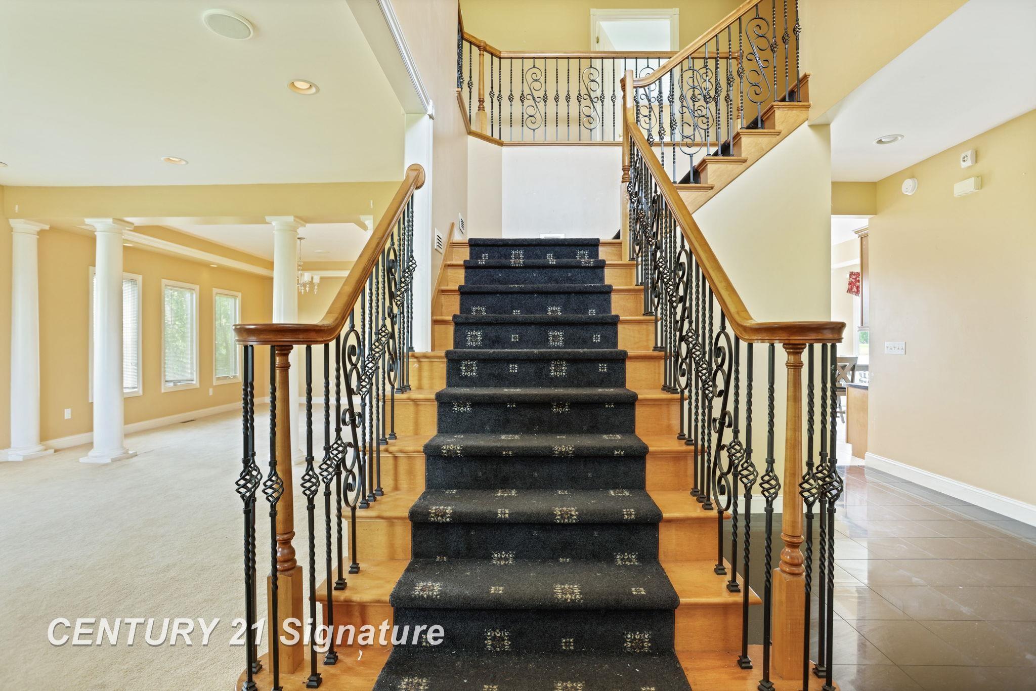 Saginaw, Michigan, 48603, United States, 4 Bedrooms Bedrooms, ,4 BathroomsBathrooms,Residential,For Sale,1920670