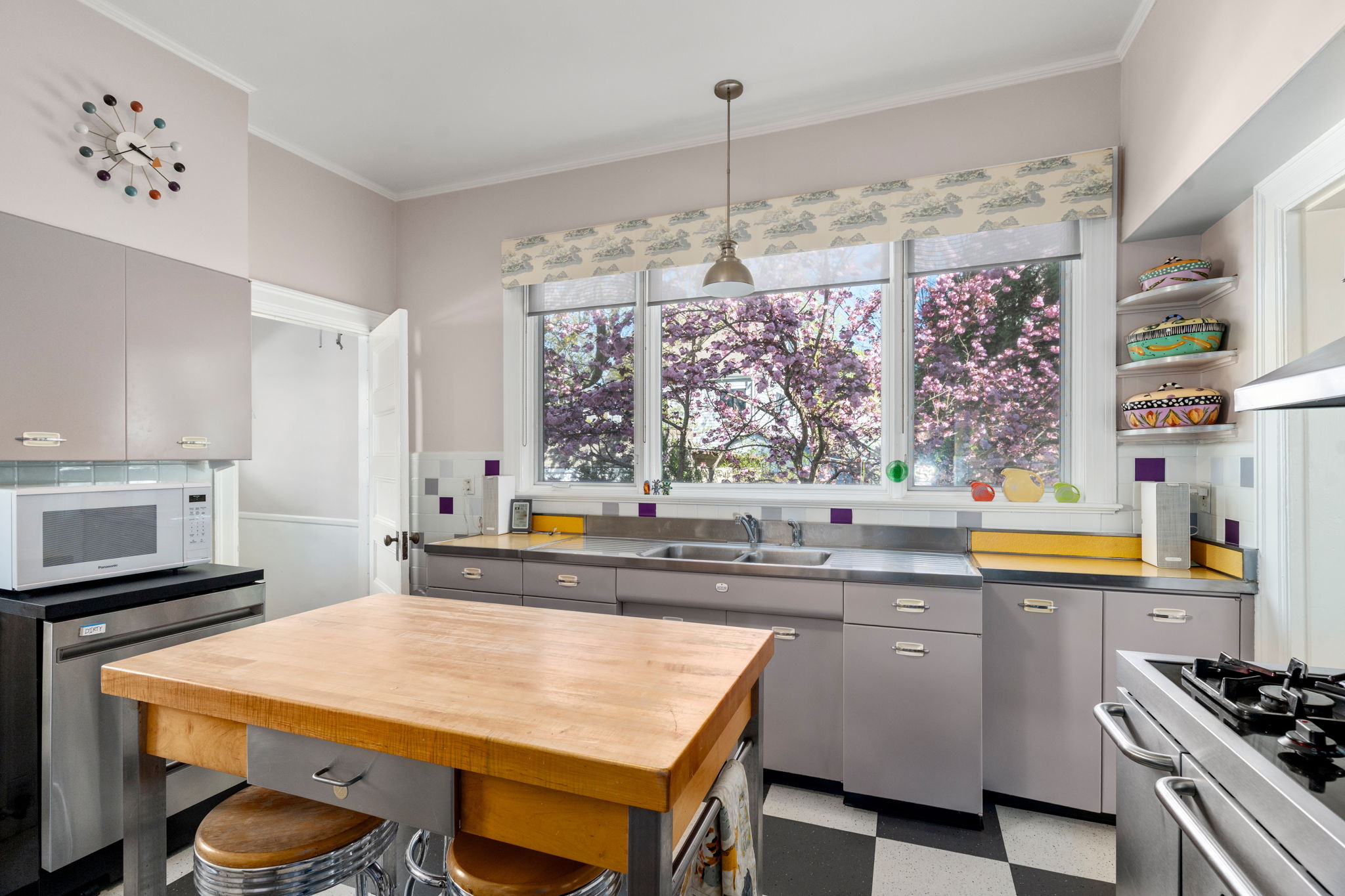  121 Thorndike Street, Brookline, MA, 02446 - 物件實景