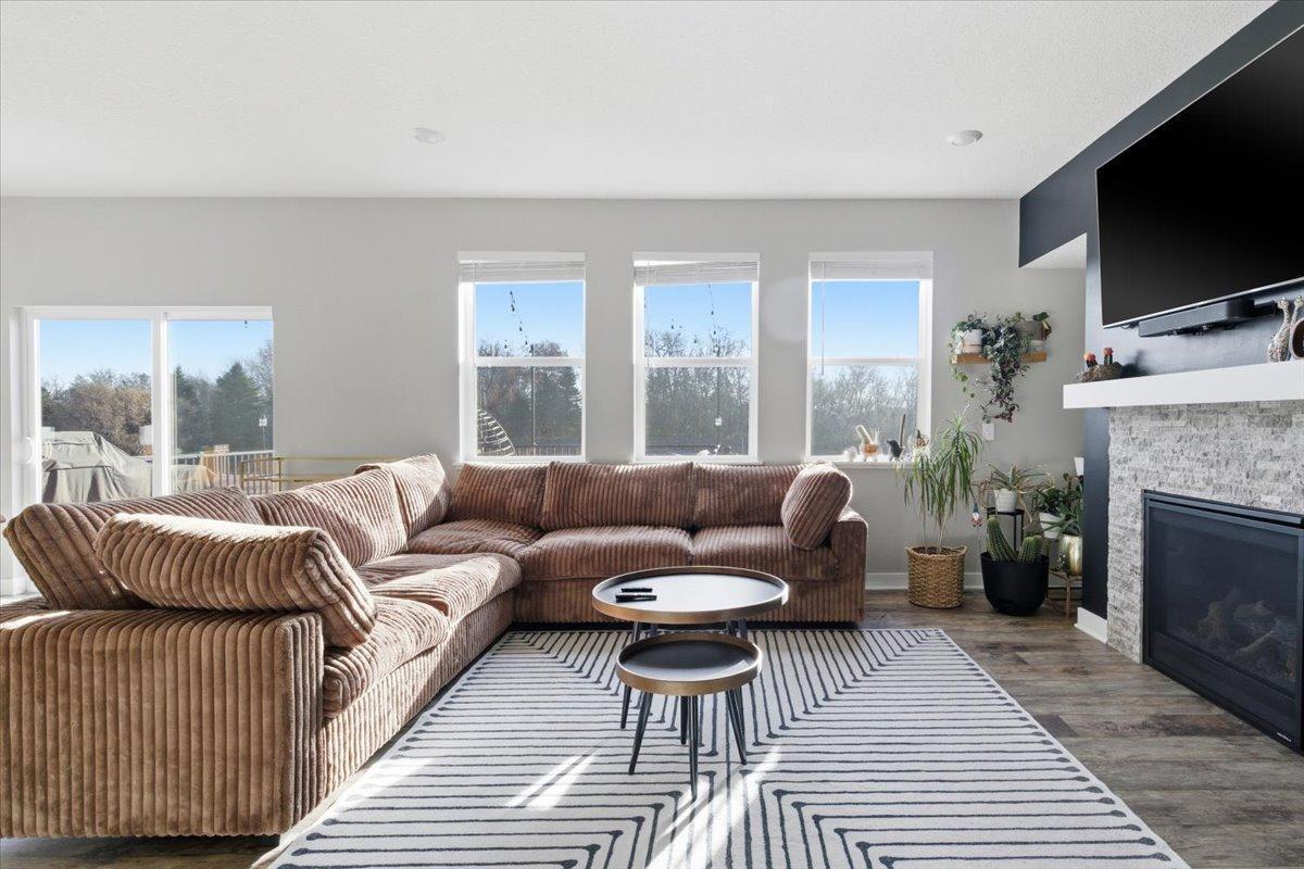 Prior Lake, Minnesota, 55352, United States, 5 Bedrooms Bedrooms, ,2 BathroomsBathrooms,Residential,For Sale,2000604