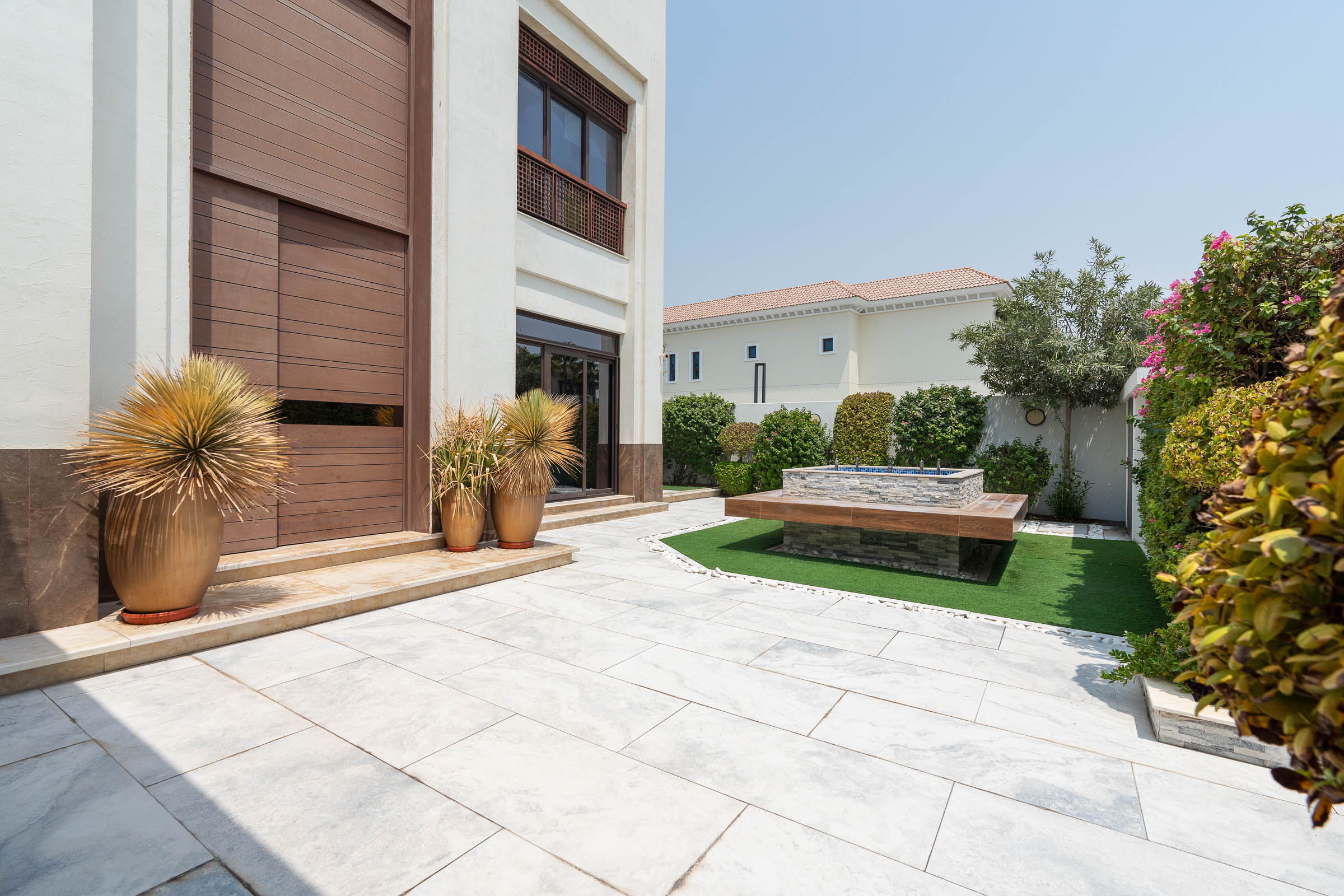  Villa on Private Corner Plot in District One - 物件實景