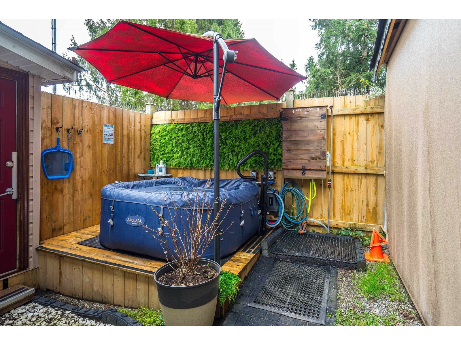 SURREY, British Columbia, V4A 5N3, CA, 3 Bedrooms Bedrooms, ,2 BathroomsBathrooms,Residential,For Sale,1838799