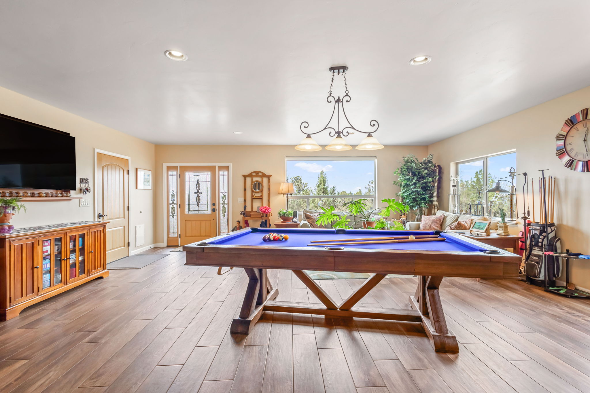 Prineville, Oregon, 97754, United States, 3 Bedrooms Bedrooms, ,4 BathroomsBathrooms,Residential,For Sale,1942116