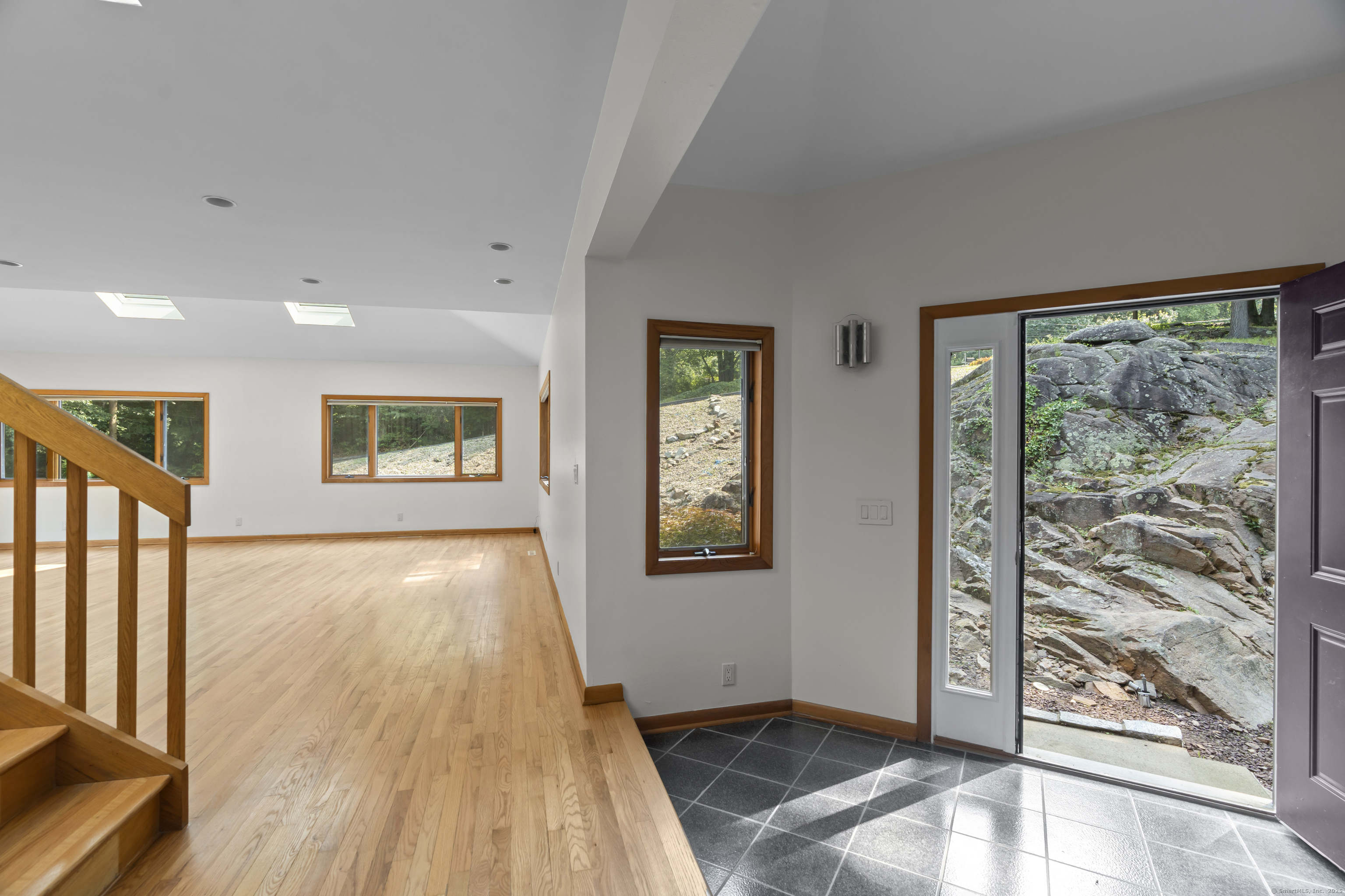 Branford, Connecticut, 06405, United States, 3 Bedrooms Bedrooms, ,3 BathroomsBathrooms,Residential,For Sale,1912319