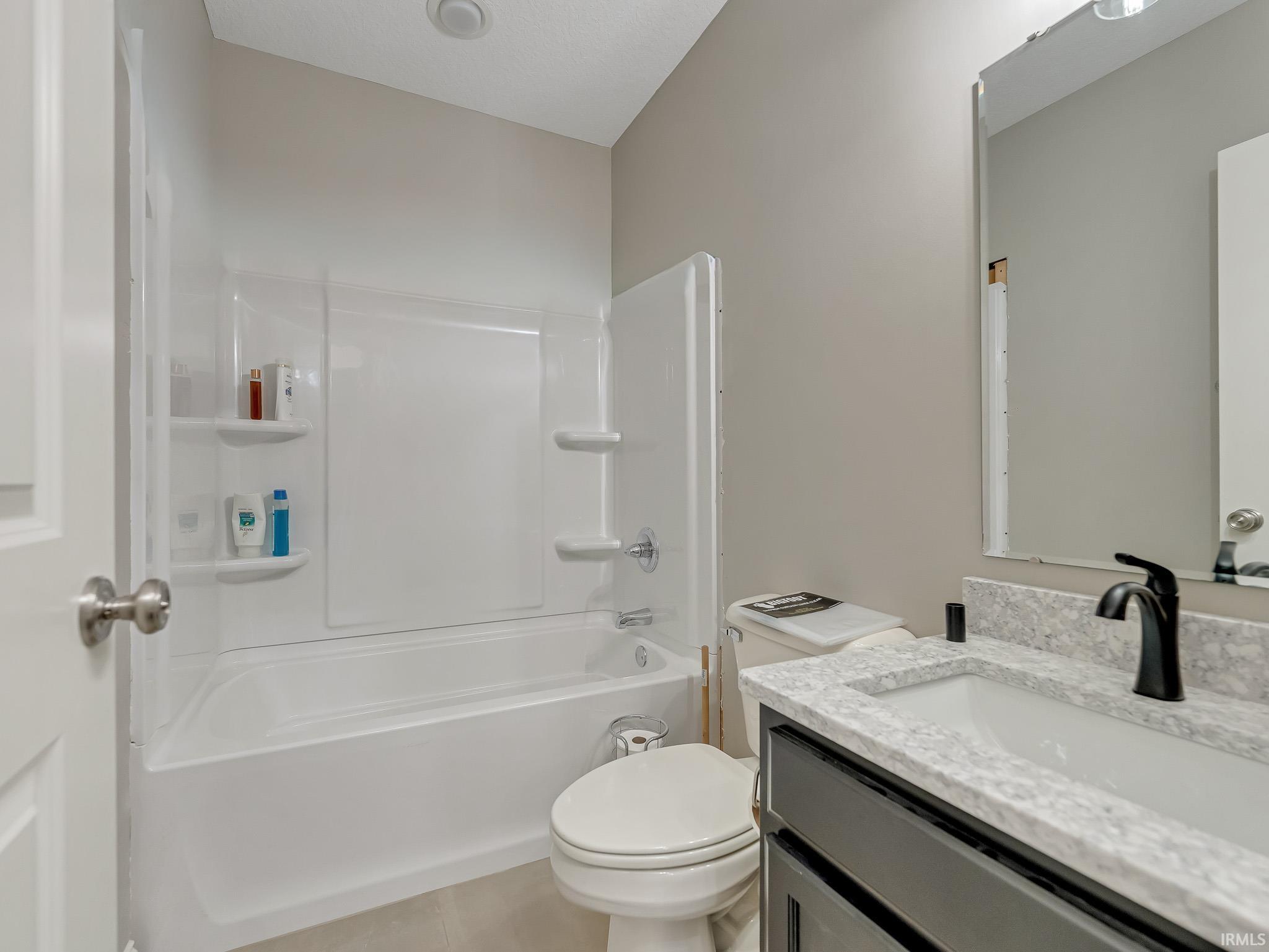 Leo, Indiana, 46765, United States, 4 Bedrooms Bedrooms, ,4 BathroomsBathrooms,Residential,For Sale,1988883