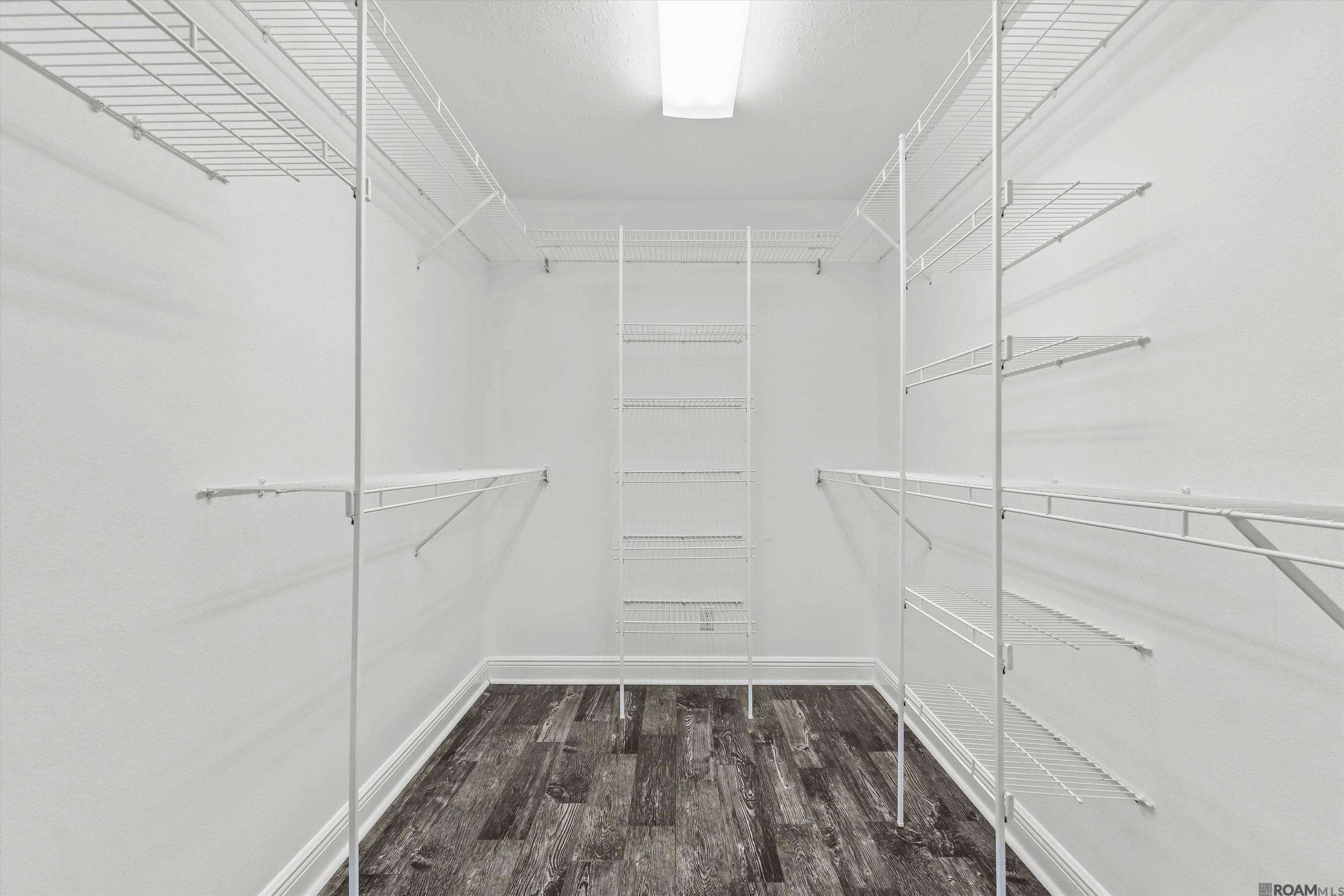 Gonzales, Louisiana, 70737, United States, 4 Bedrooms Bedrooms, ,3 BathroomsBathrooms,Residential,For Sale,1975602