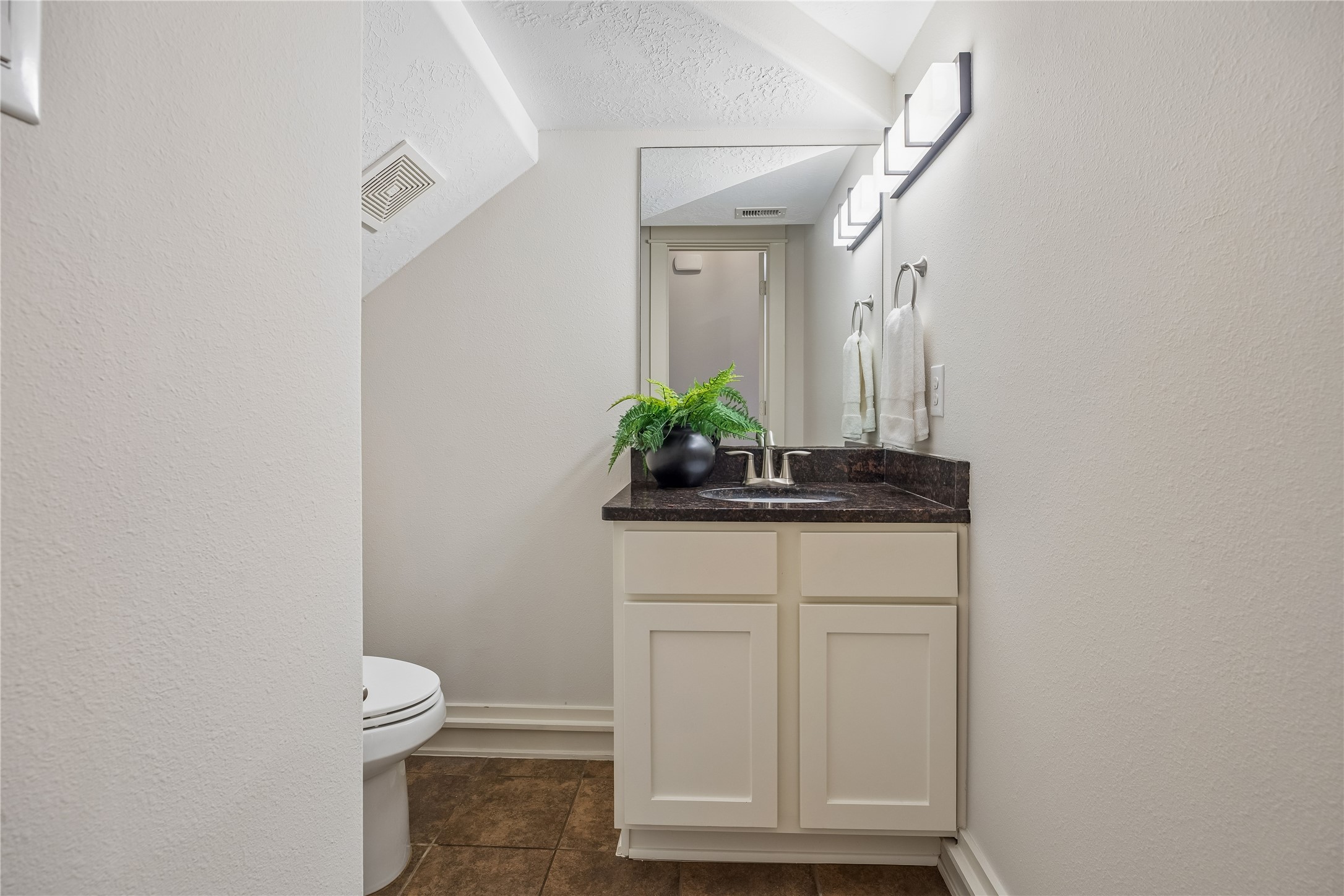  5924 Petty Street #3C - 物件實景
