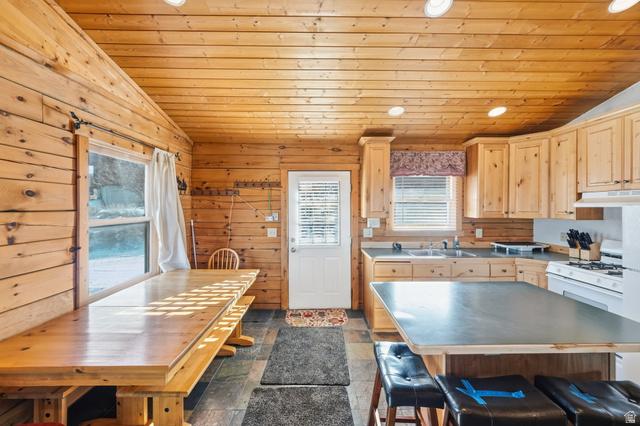 Heber City, Utah, 84032, United States, 3 Bedrooms Bedrooms, ,2 BathroomsBathrooms,Residential,For Sale,2010987