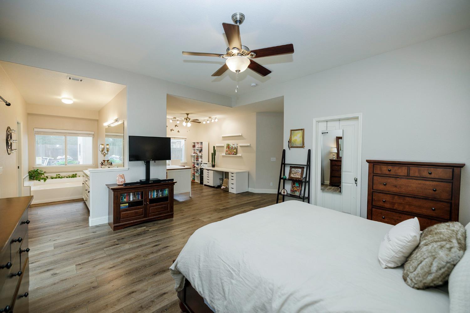 Turlock, California, 95382, United States, 4 Bedrooms Bedrooms, ,2 BathroomsBathrooms,Residential,For Sale,1987416