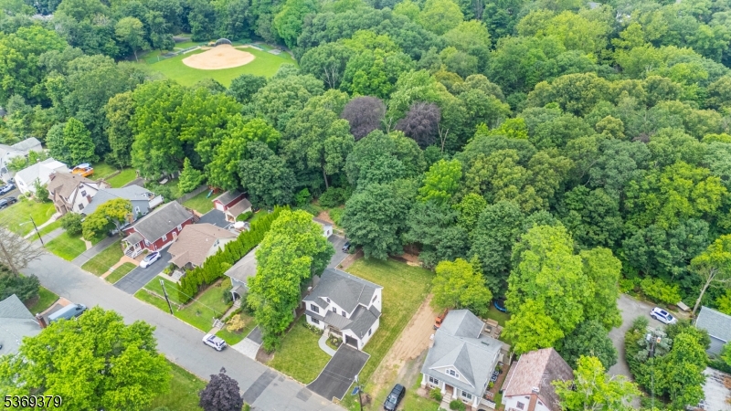 Essex Fells Twp., New Jersey, 07021, United States, 4 Bedrooms Bedrooms, ,4 BathroomsBathrooms,Residential,For Sale,1885303