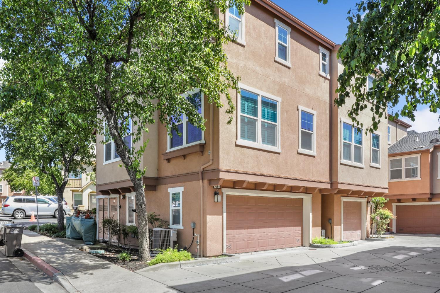 Dublin, California, 94568, United States, 2 Bedrooms Bedrooms, ,3 BathroomsBathrooms,Residential,For Sale,1879034