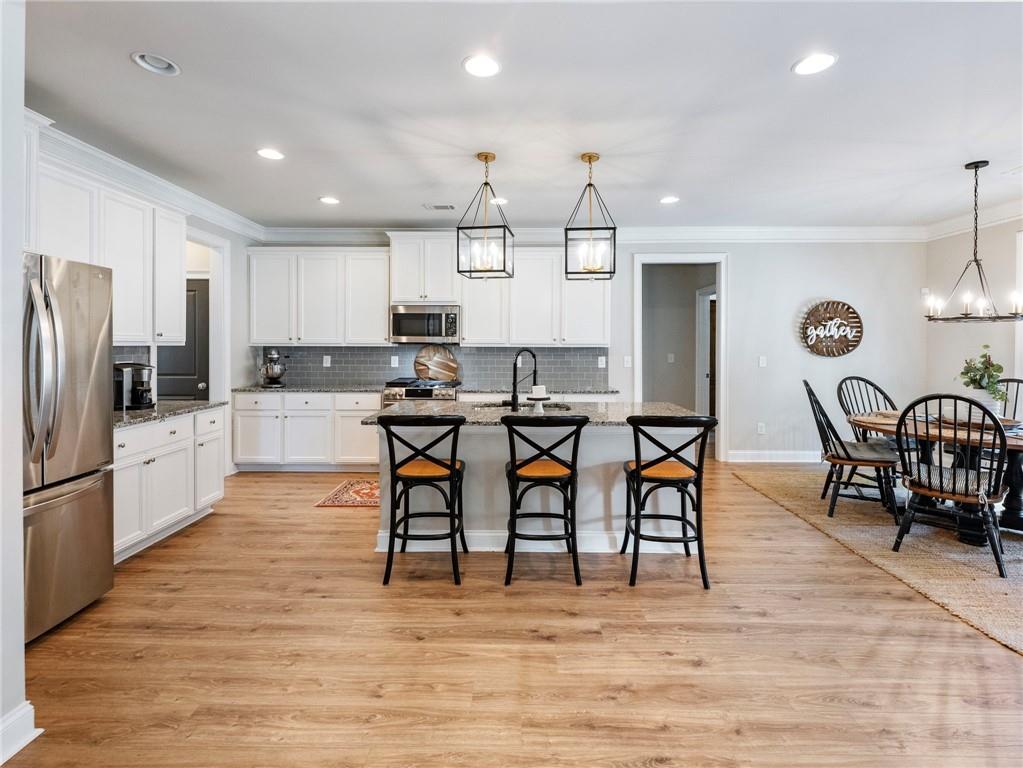 Hoschton, Georgia, 30548, United States, 5 Bedrooms Bedrooms, ,3 BathroomsBathrooms,Residential,For Sale,2000430