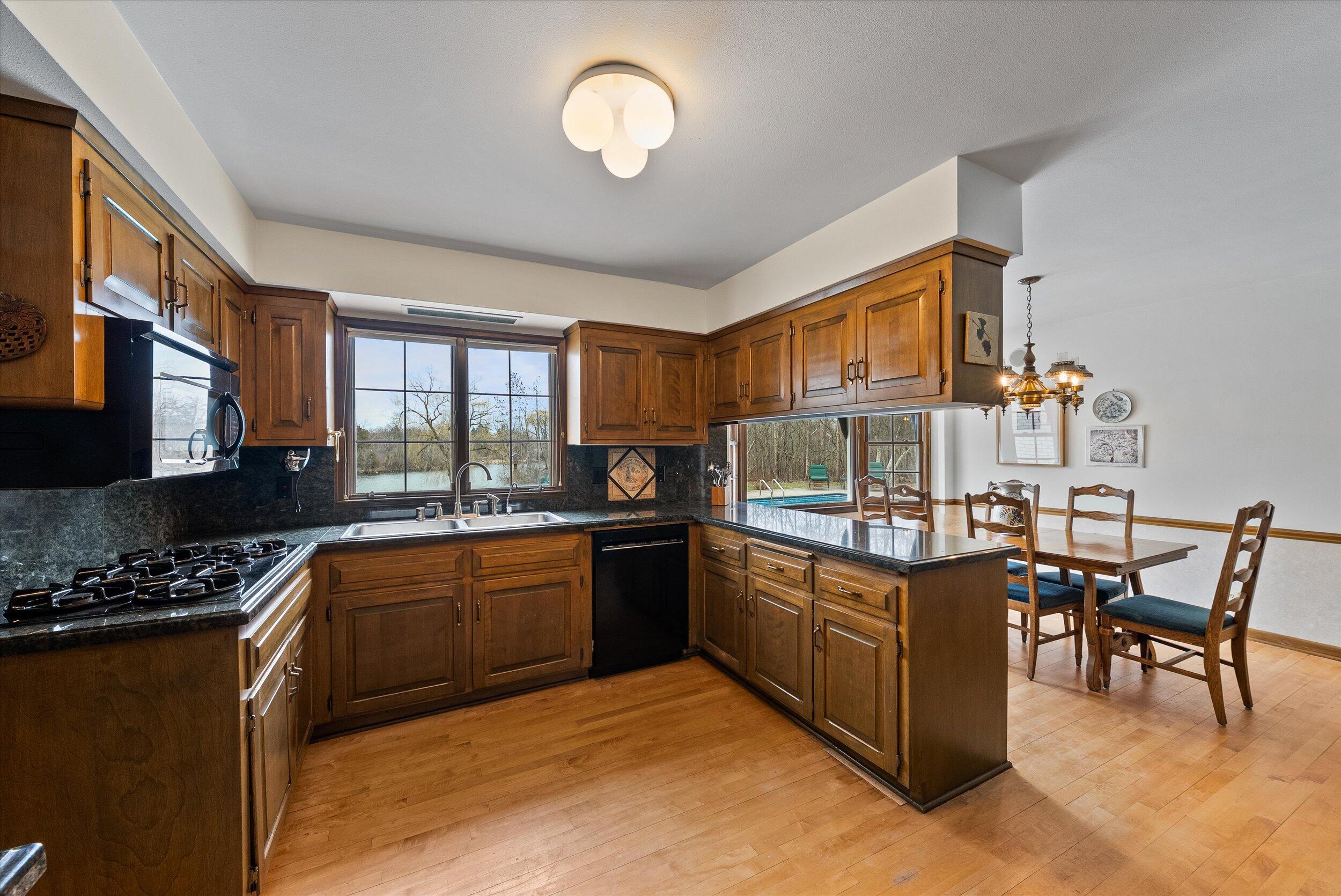 Mequon, Wisconsin, 53097, United States, 5 Bedrooms Bedrooms, ,5 BathroomsBathrooms,Residential,For Sale,1907648