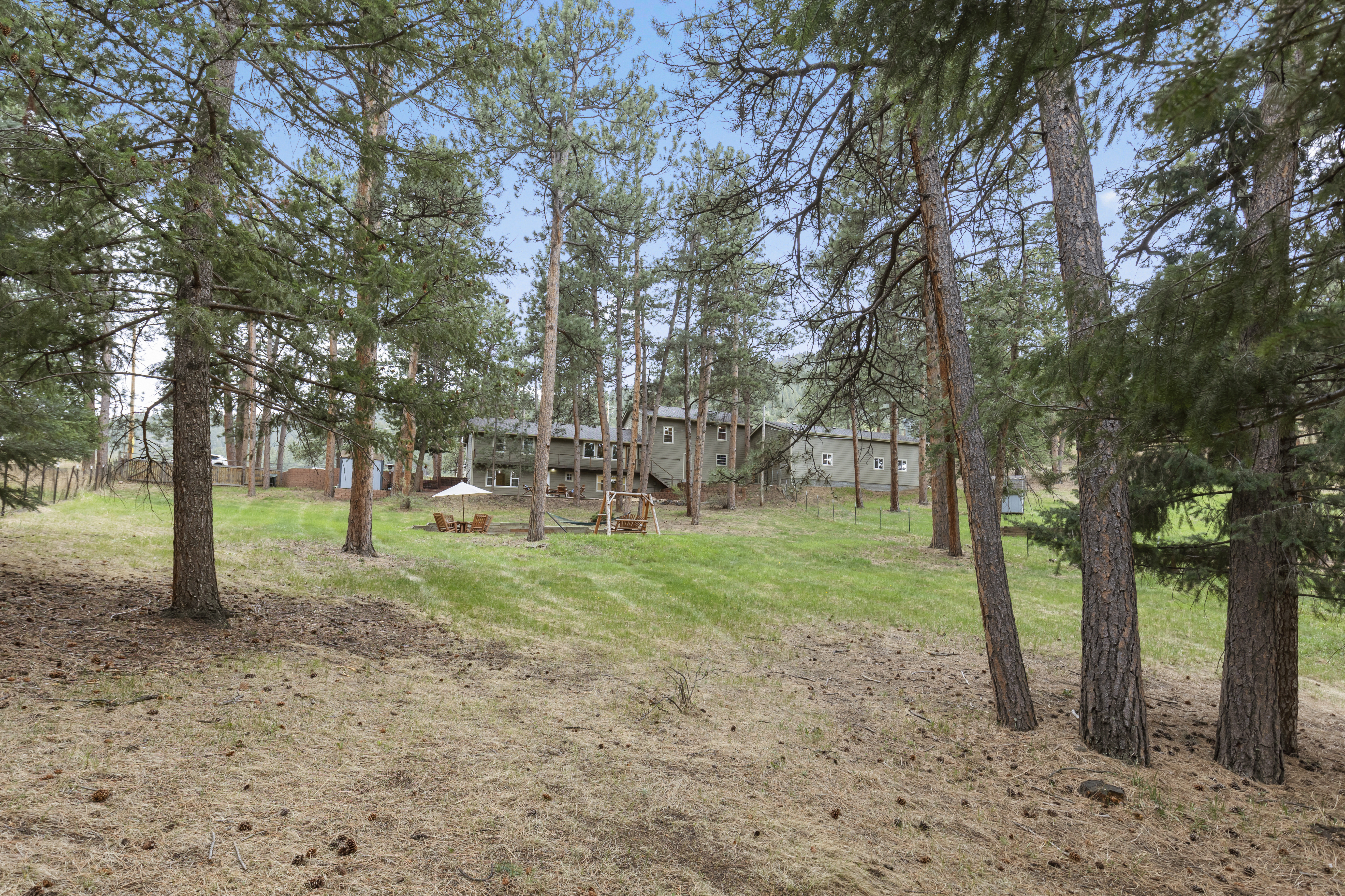  Charming Indian Hills Home on a Rare 1.6-Acre Lot - 物件實景