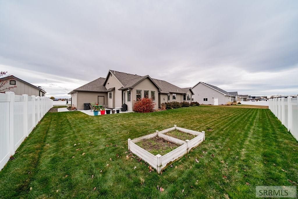 Idaho Falls, Idaho, 83404, United States, 5 Bedrooms Bedrooms, ,3 BathroomsBathrooms,Residential,For Sale,1987473