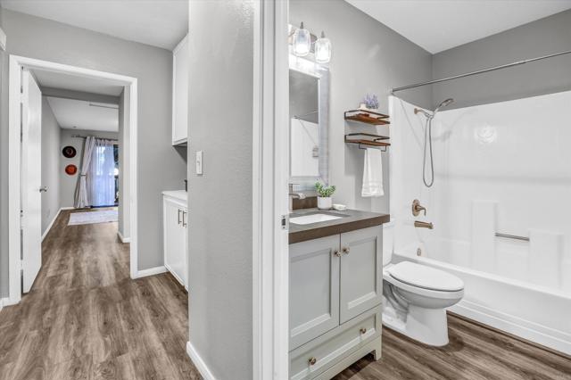 San Diego, California, 92108, United States, 2 Bedrooms Bedrooms, ,2 BathroomsBathrooms,Residential,For Sale,1873743