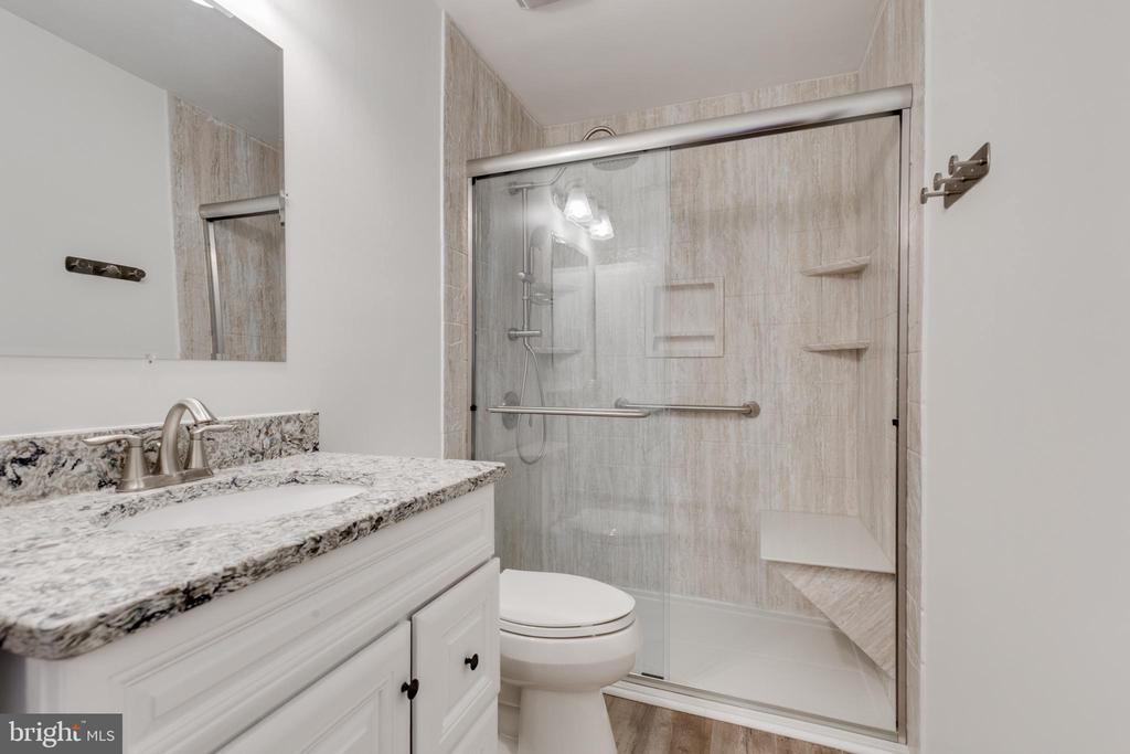 Chantilly, Virginia, 20152, United States, 4 Bedrooms Bedrooms, ,3 BathroomsBathrooms,Residential,For Sale,1988850