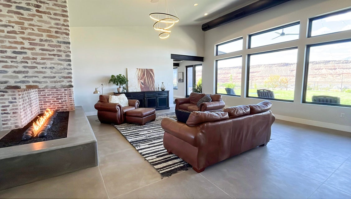 Washington, Utah, 84780, United States, 4 Bedrooms Bedrooms, ,4 BathroomsBathrooms,Residential,For Sale,1998221