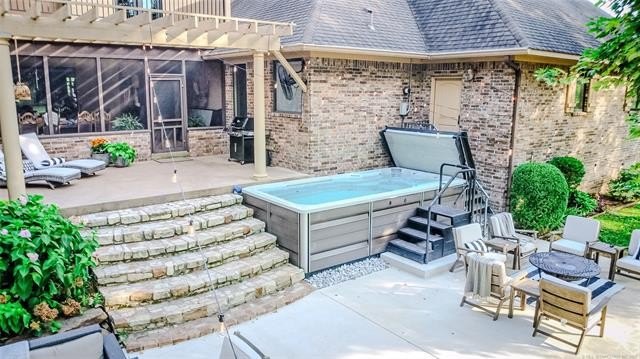 Tahlequah, Oklahoma, 74464, United States, 5 Bedrooms Bedrooms, ,5 BathroomsBathrooms,Residential,For Sale,1987377