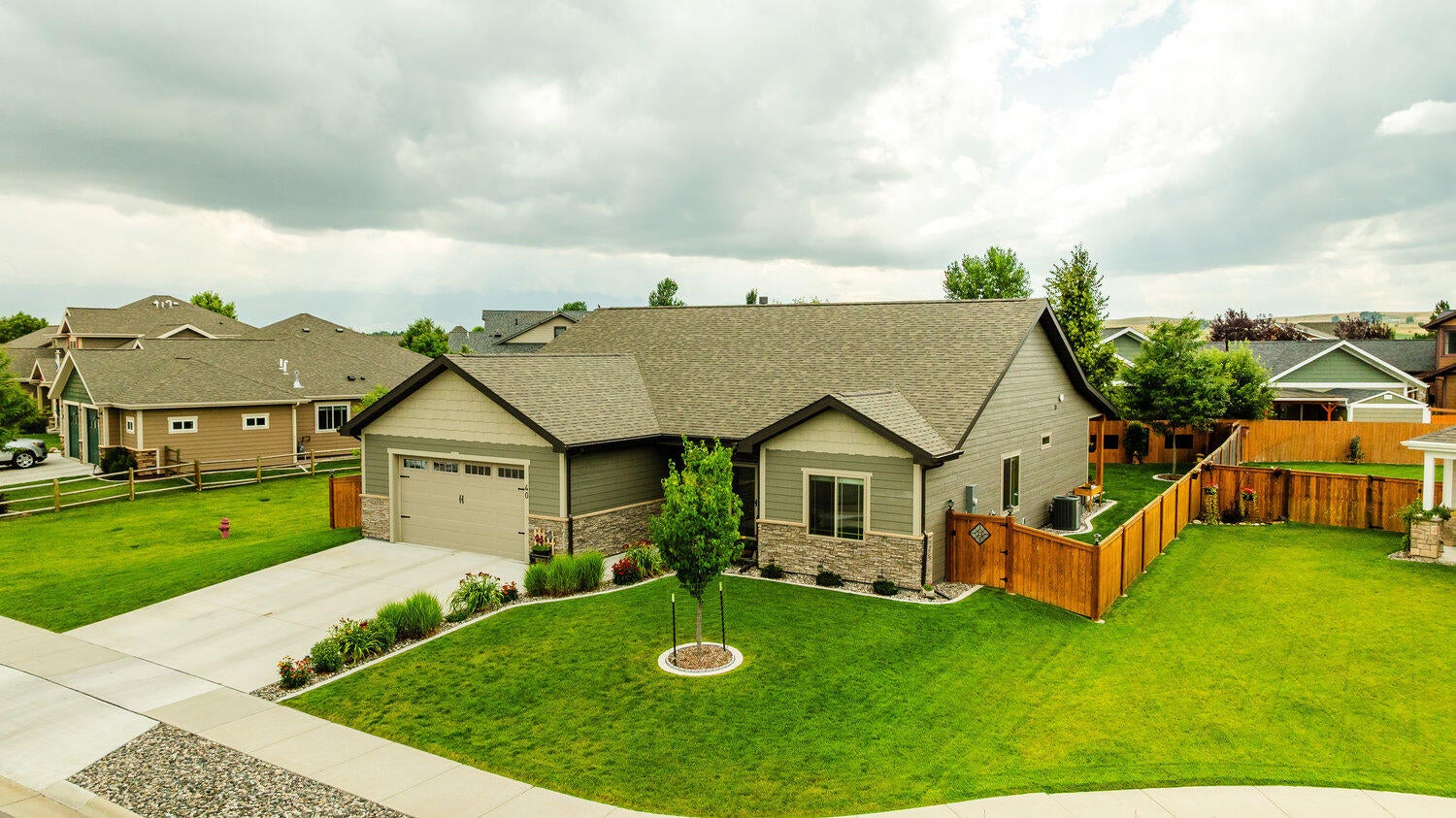 Sheridan, Wyoming, 82801, United States, 4 Bedrooms Bedrooms, ,2 BathroomsBathrooms,Residential,For Sale,1980620