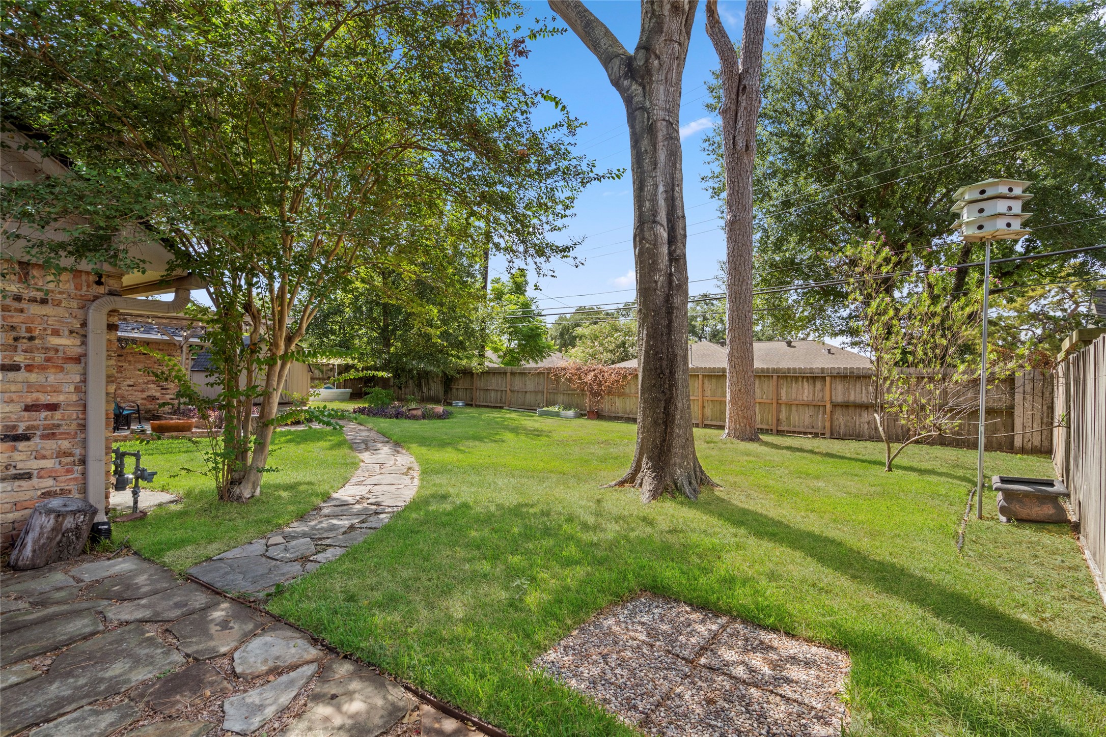  10519 Londonderry Drive - 物件實景