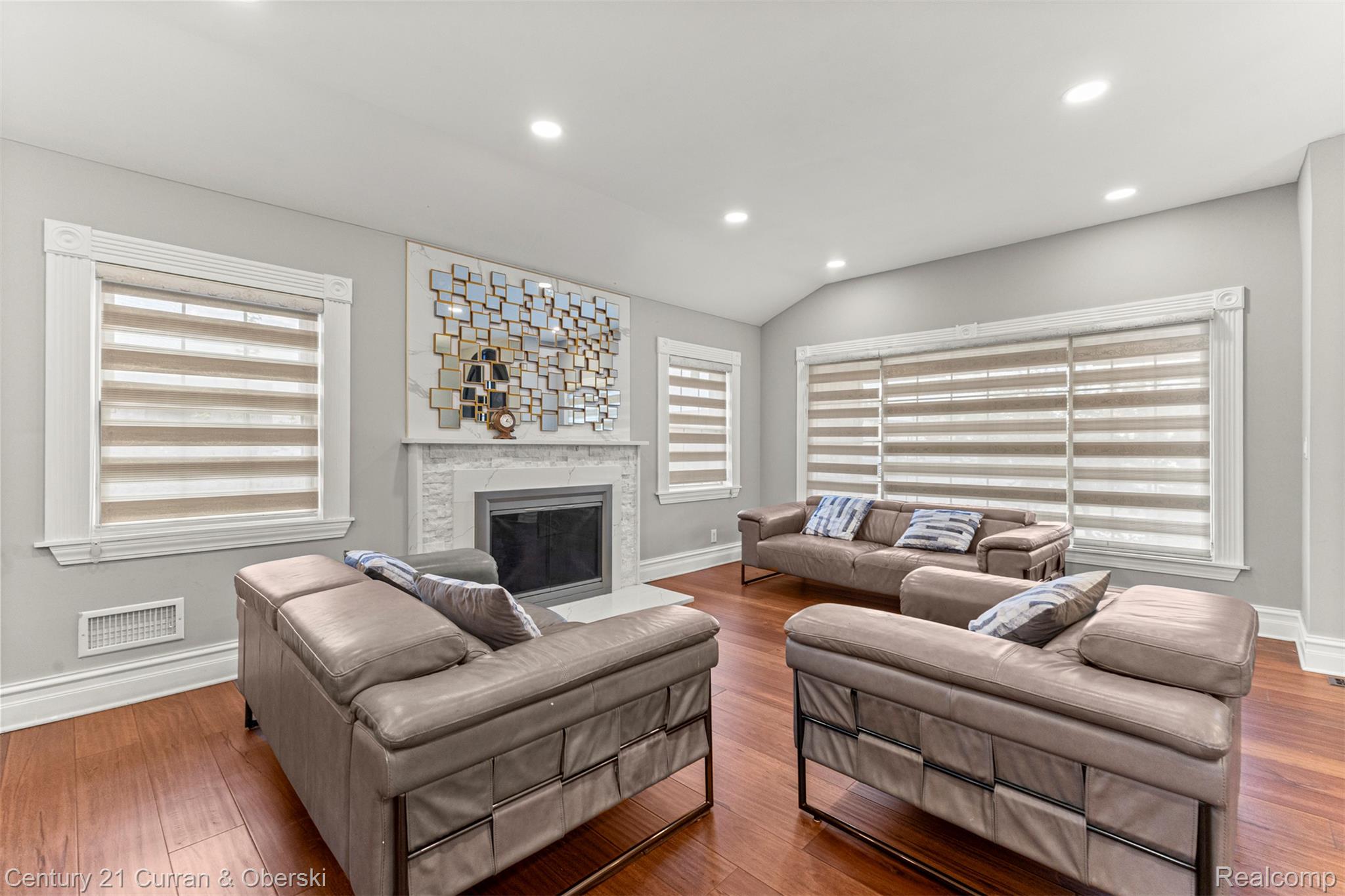 Dearborn Heights, Michigan, 48127, United States, 3 Bedrooms Bedrooms, ,3 BathroomsBathrooms,Residential,For Sale,1979966