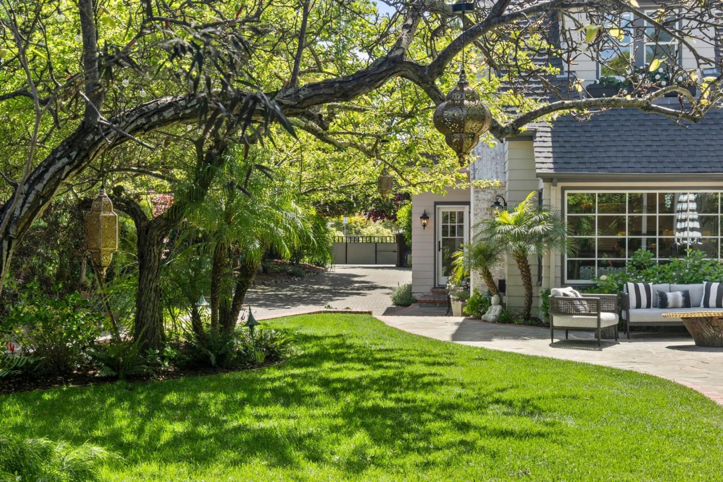 Hillsborough, California, 94010, United States, 6 Bedrooms Bedrooms, ,7 BathroomsBathrooms,Residential,For Sale,1947019