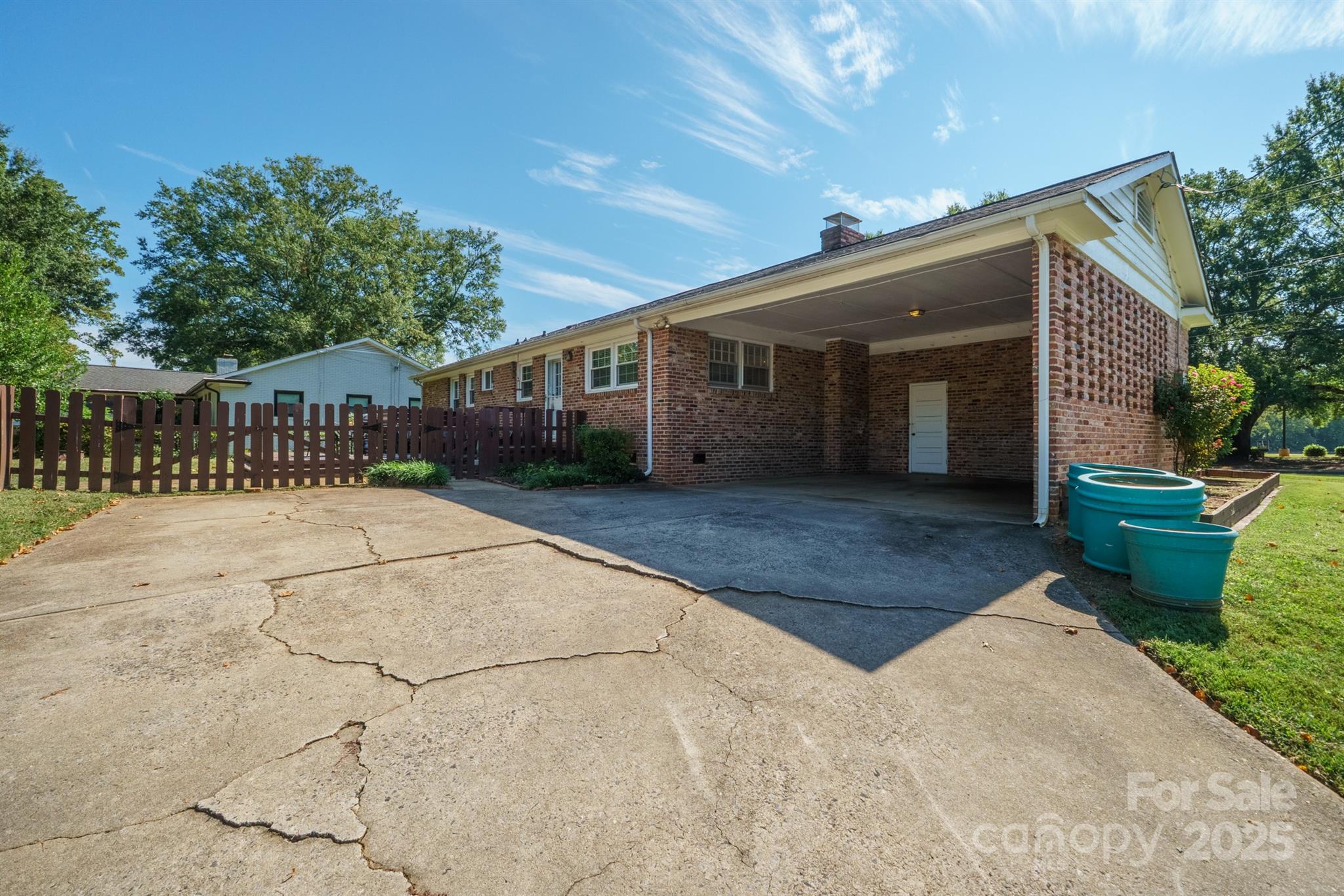 Charlotte, North Carolina, 28210, United States, 3 Bedrooms Bedrooms, ,2 BathroomsBathrooms,Residential,For Sale,1950475