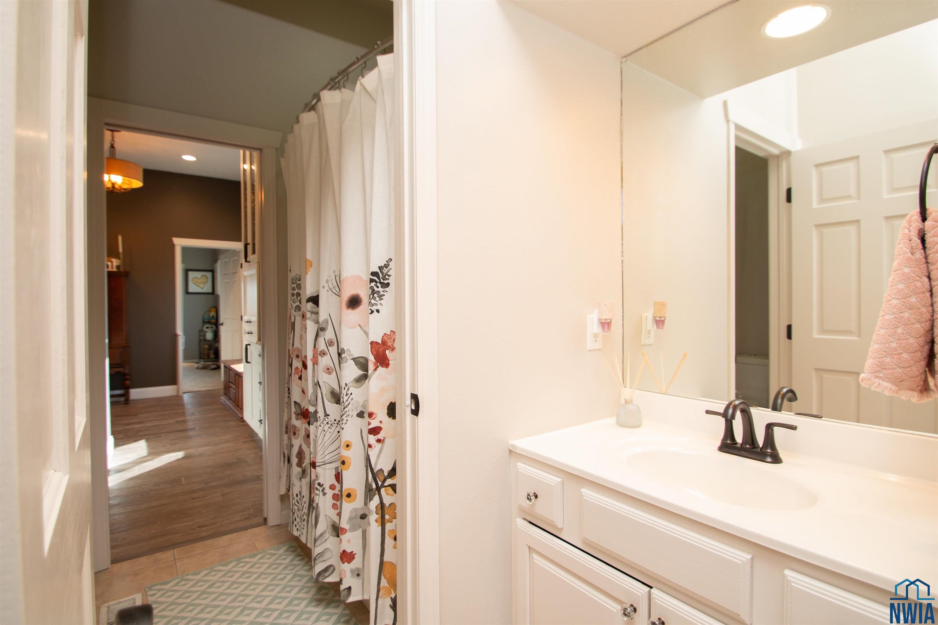 Sioux City, Iowa, 51106, United States, 5 Bedrooms Bedrooms, ,7 BathroomsBathrooms,Residential,For Sale,1976174