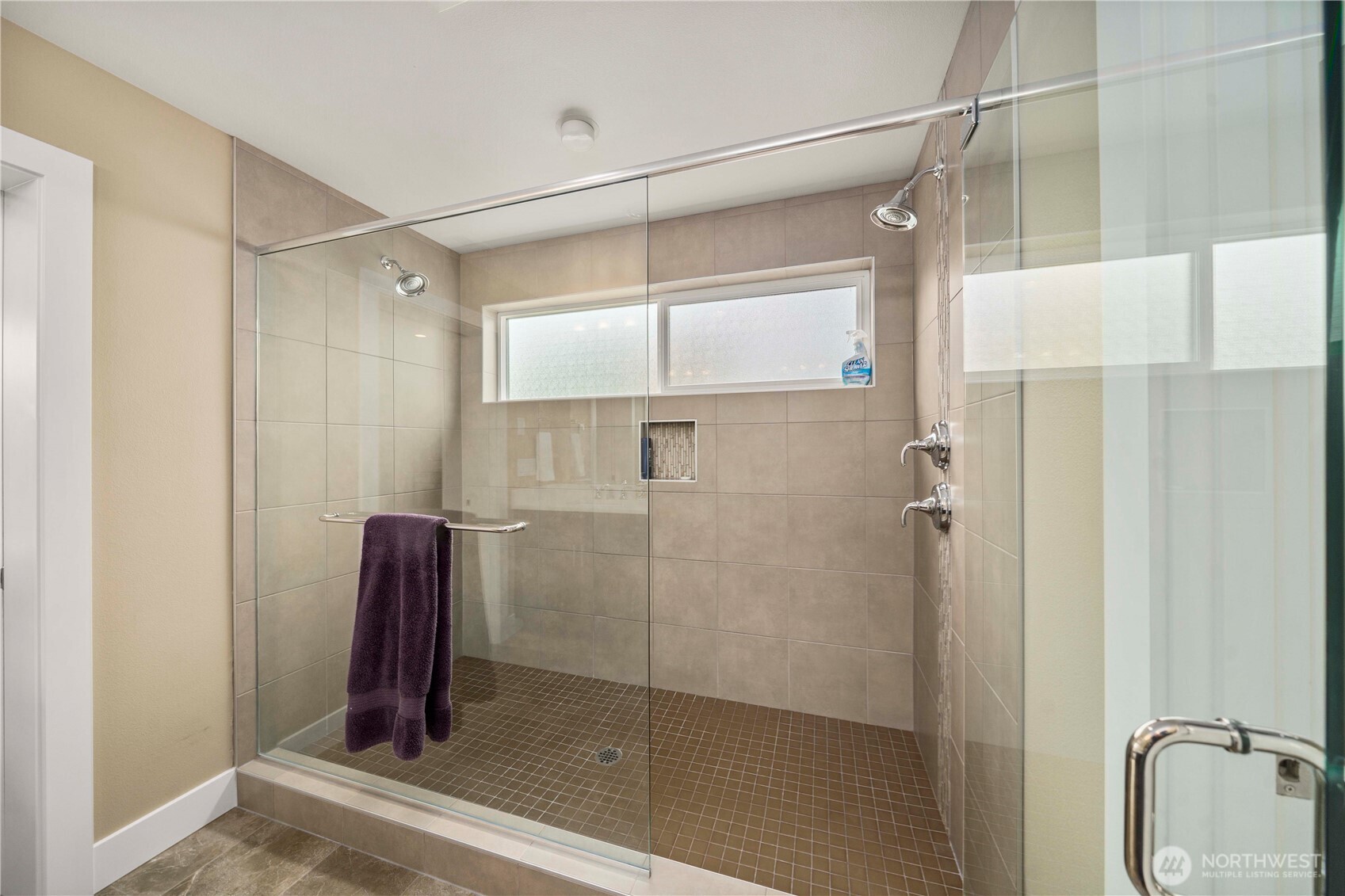 Bothell, Washington, 98011, United States, 4 Bedrooms Bedrooms, ,3 BathroomsBathrooms,Residential,For Sale,1992873