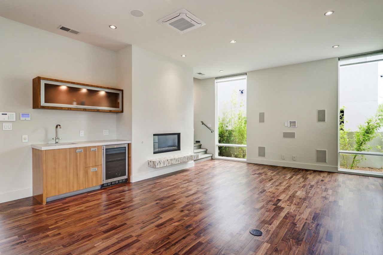 Albuquerque, New Mexico, 87104, United States, 4 Bedrooms Bedrooms, ,4 BathroomsBathrooms,Residential,For Sale,1940748
