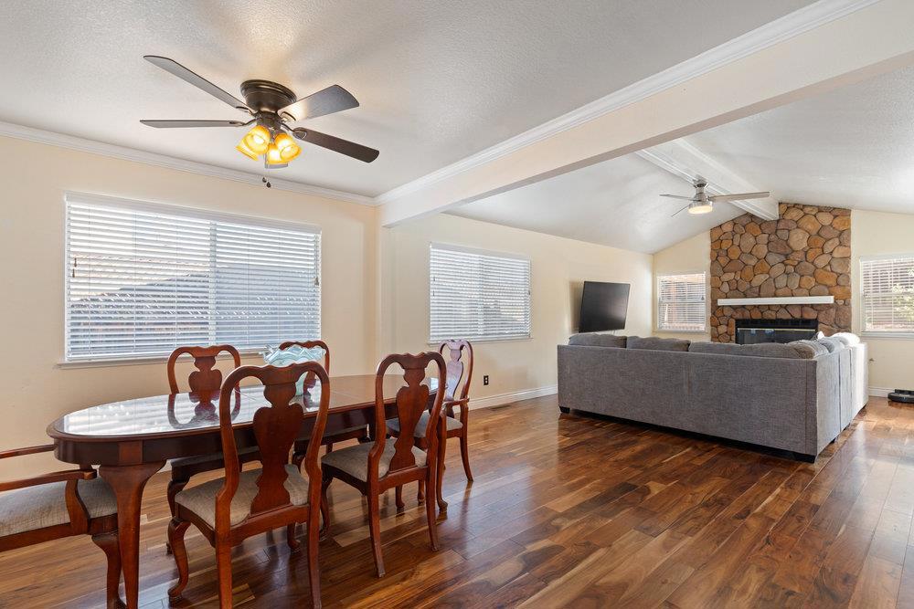 Hollister, California, 95023, United States, 4 Bedrooms Bedrooms, ,2 BathroomsBathrooms,Residential,For Sale,1990485