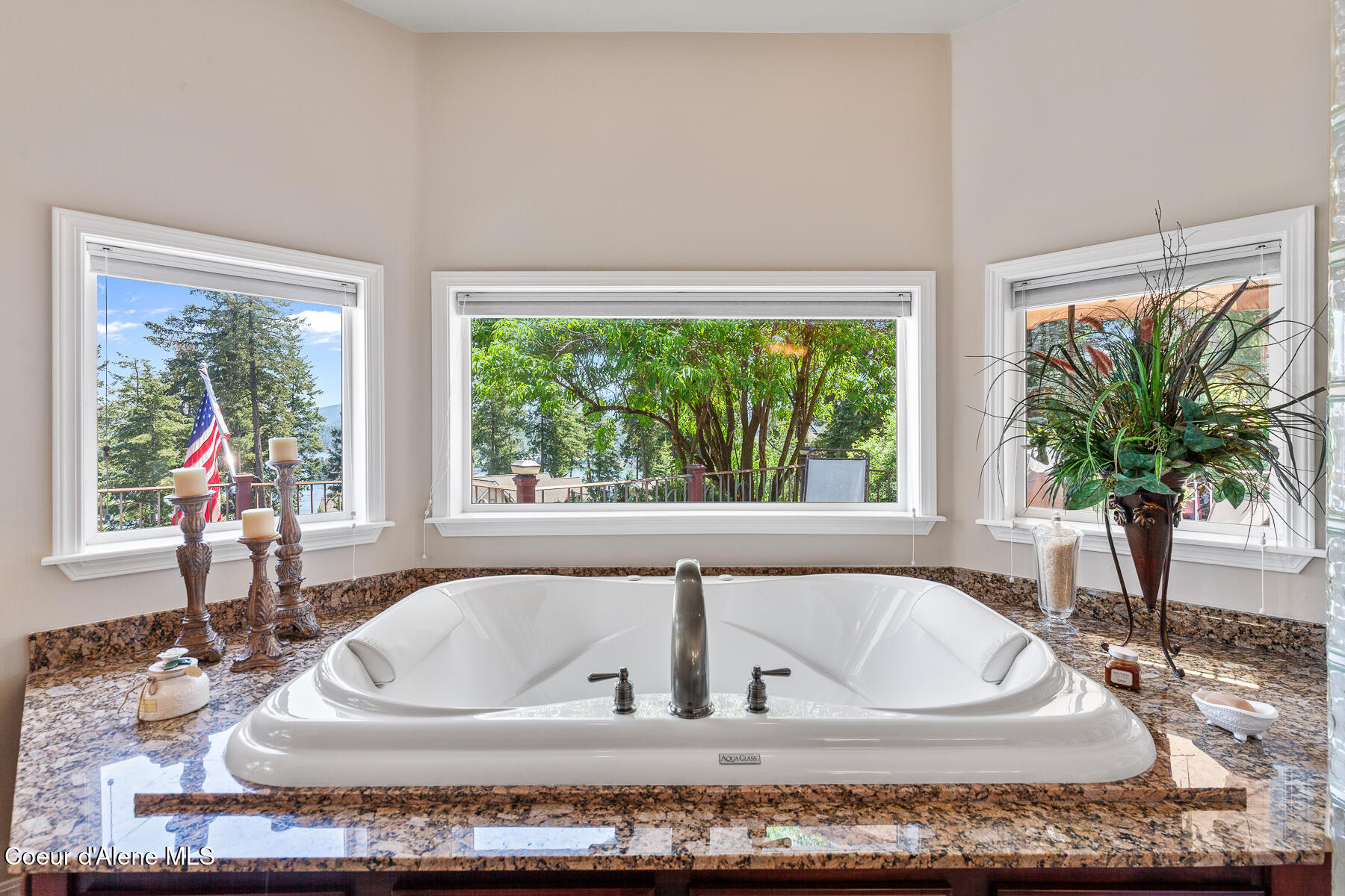 Coeur d'Alene, Idaho, 83814, United States, 4 Bedrooms Bedrooms, ,Residential,For Sale,2048588
