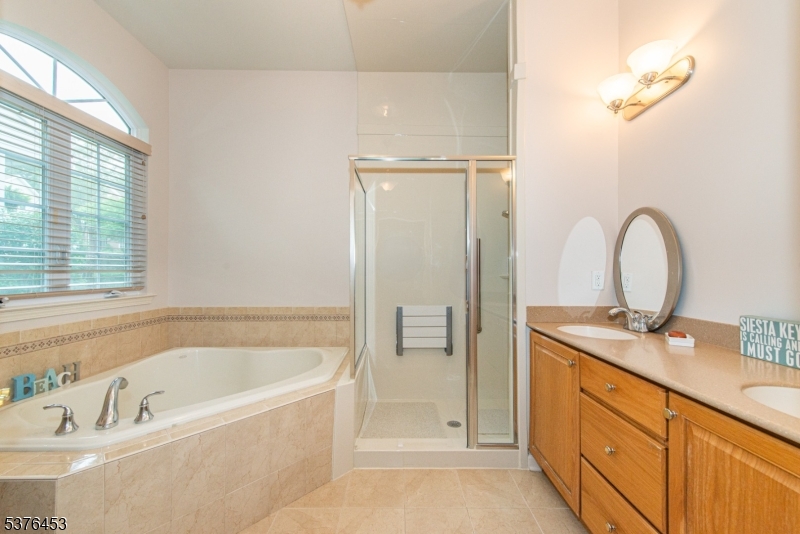 Mount Arlington Boro, New Jersey, 07856, United States, 3 Bedrooms Bedrooms, ,3 BathroomsBathrooms,Residential,For Sale,1908311